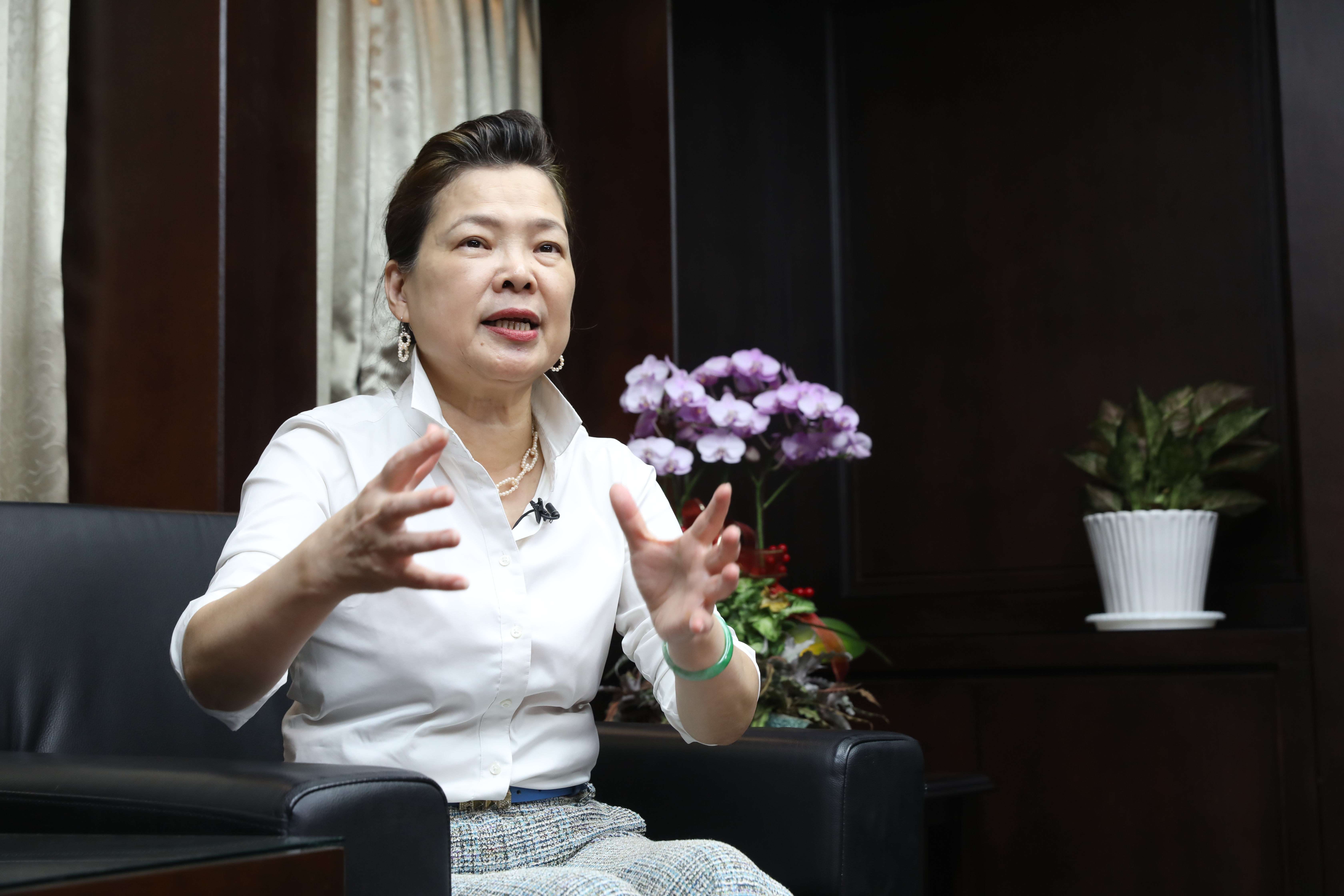 經濟部長王美花呼籲，松湖變電所的興建不能再拖了，否則恐影響北市東區大用戶的供電。（本刊資料照）