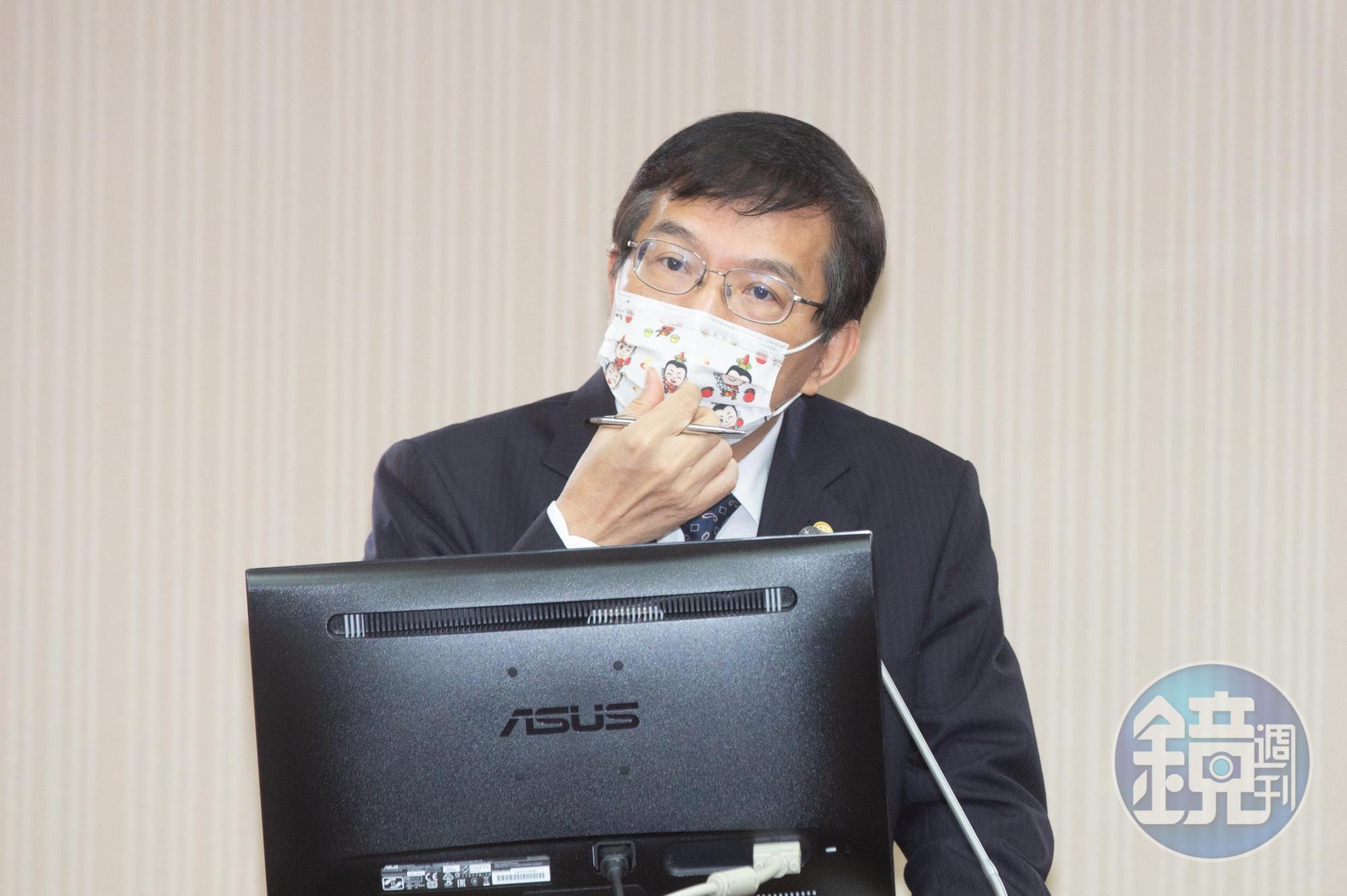 針對東南水泥廠發生拆遷施工意外害雙鐵停駛,交通部長王國材表示,雙鐵求償金額加起來共7,863萬元。(本刊資料照)