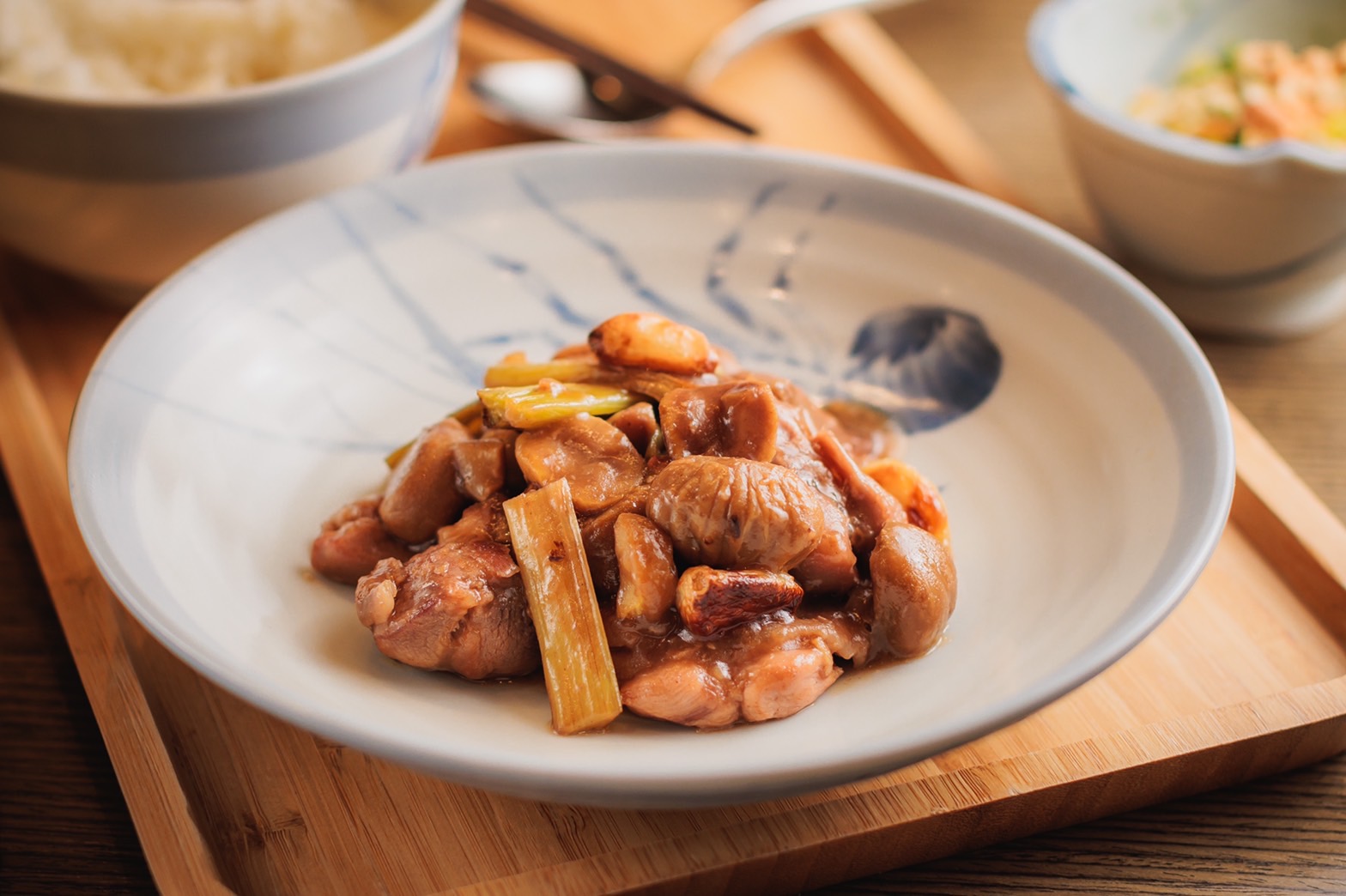 「栗子燒雞」裡的甜是裴偉的家傳之味。