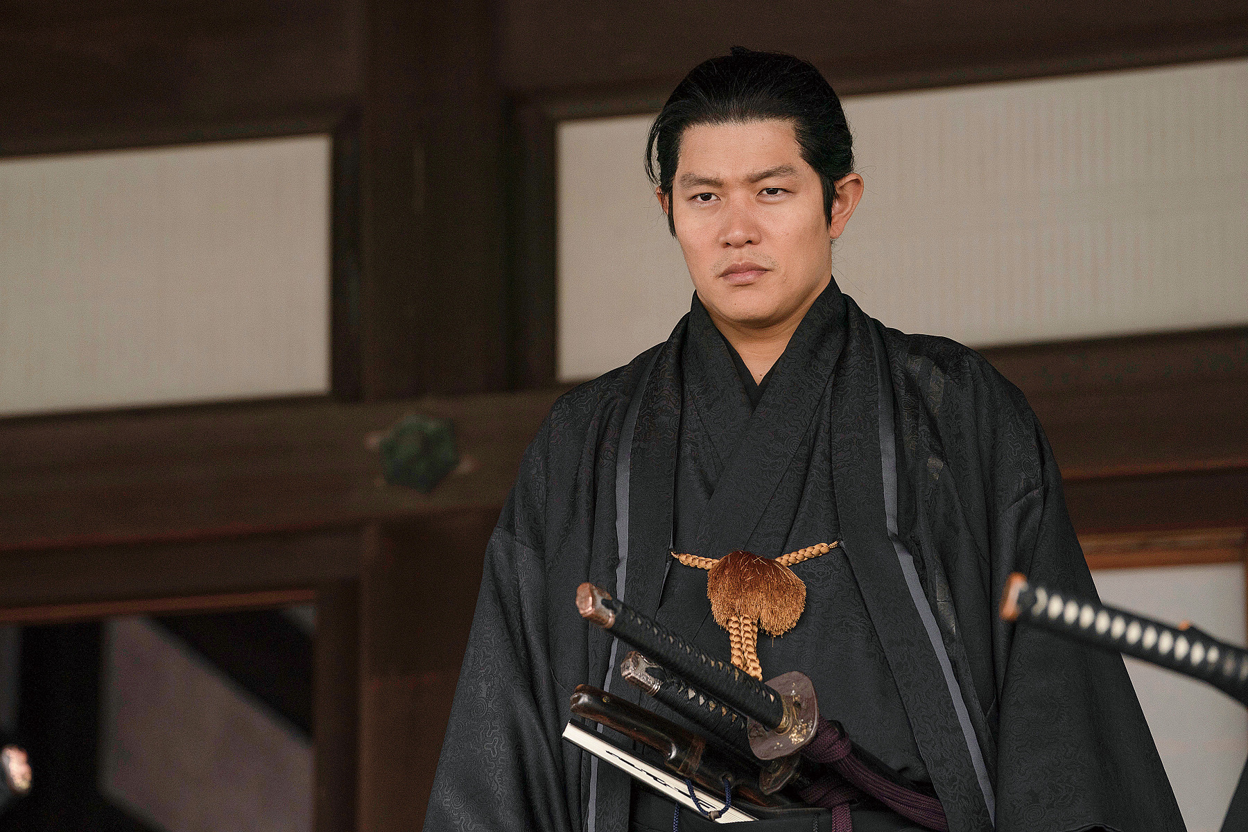 鈴木亮平在新片《燃燒的劍》土方歲三盟友的「近藤勇」，為戲減重27公斤。（采昌國際多媒體提供）