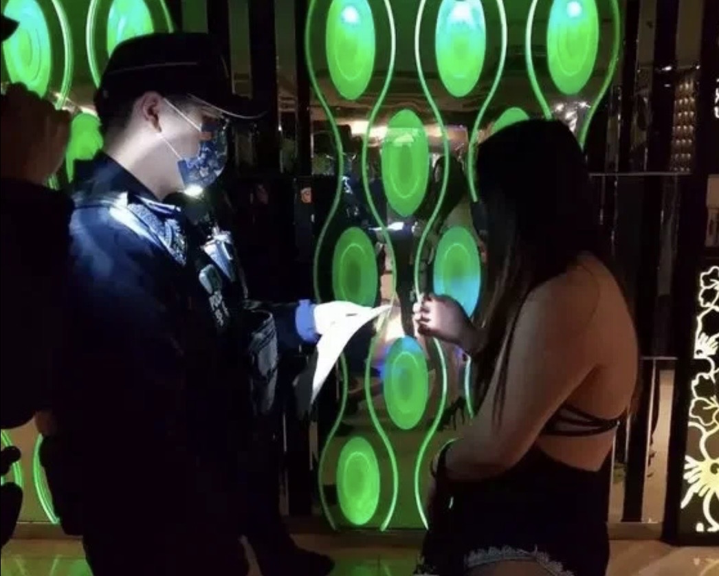 警方臨檢。（資料照片）