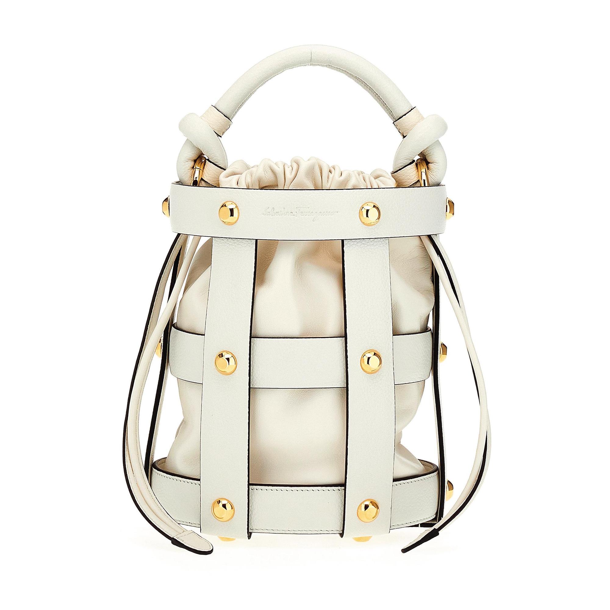 Cage Bag白色皮革鳥籠包 NT$81,900（Salvatore Ferragamo提供）