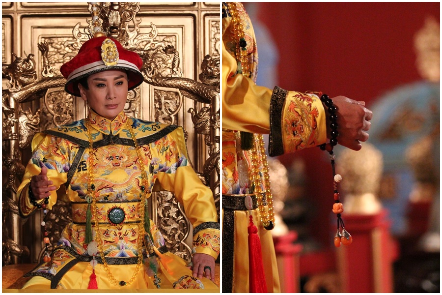 楊麗花為陳亞蘭嘉慶君角色設計數十項配件，陳亞蘭演出時會適時拿在手上展示。（欣湉國際提供）