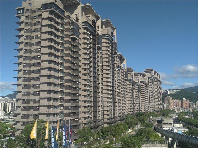 打炒房政策主要鎖定短期投機炒作,因此今年3月房市仍表現優於去年同期。