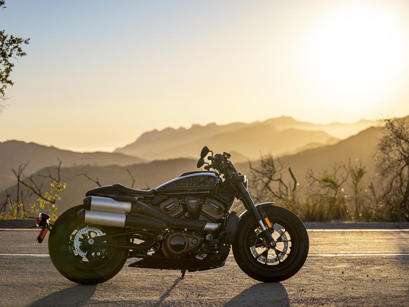 外觀方面，Sportster® S具備了狂野飽滿的車型與整體粗獷強悍的視覺感受。