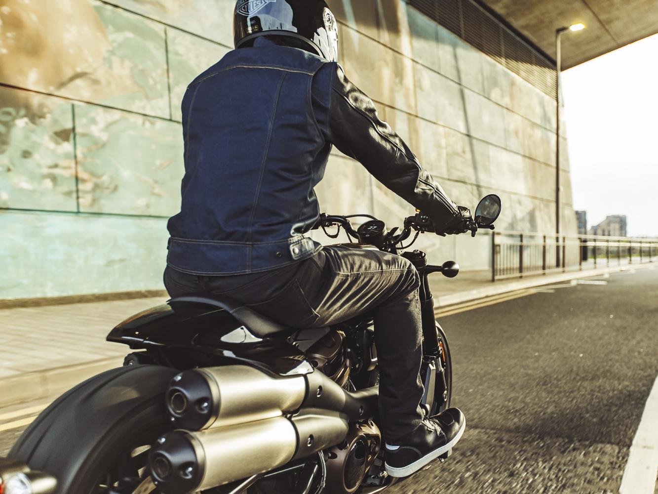 Sportster® S將提供騎士全新高性能、低重心、同時維持操控性的騎乘感受。