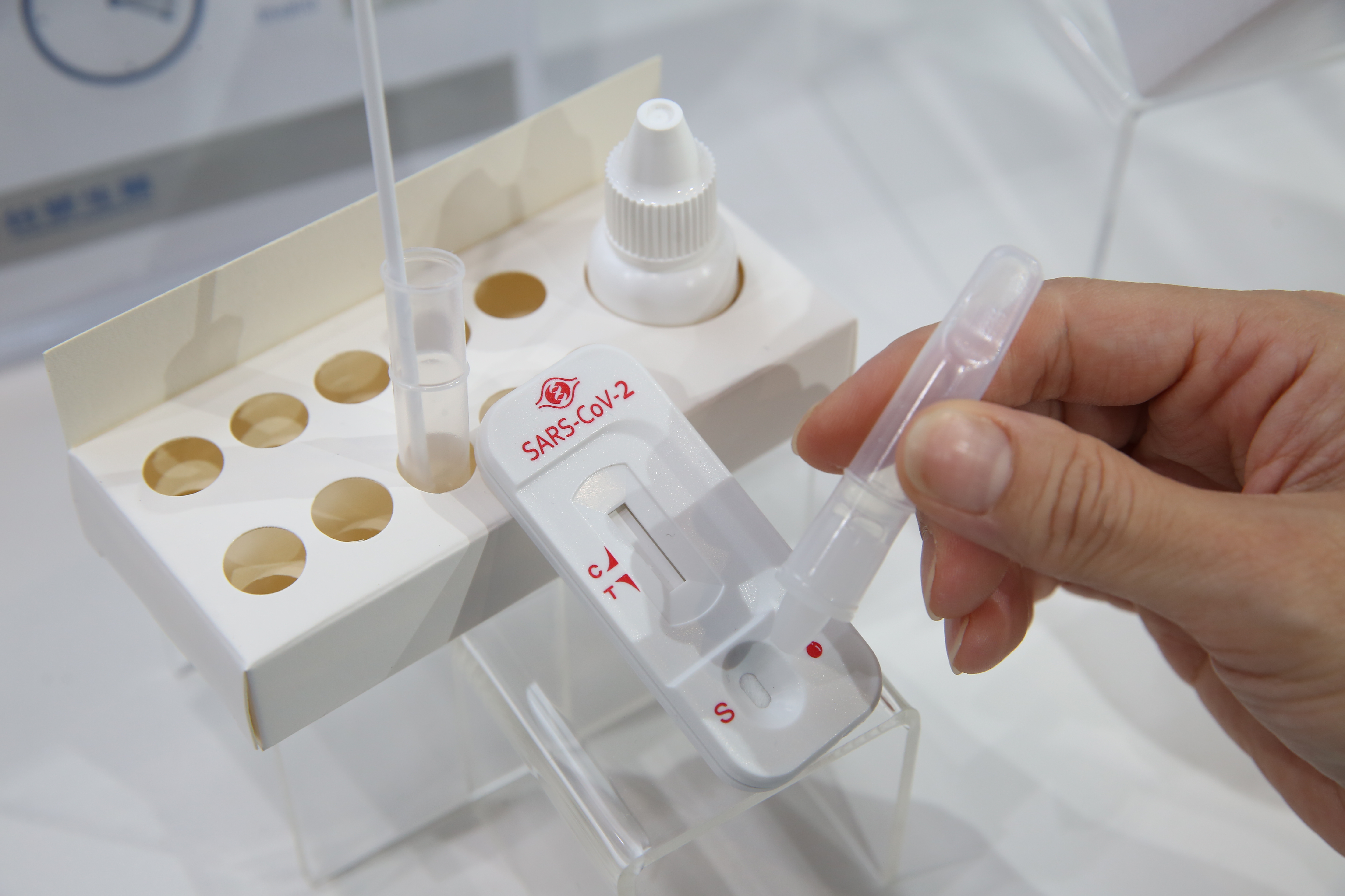 陳時中表示，目前正研擬是否徵用快篩試劑，屆時價格一定會調降以方便民眾使用。（本刊資料照）