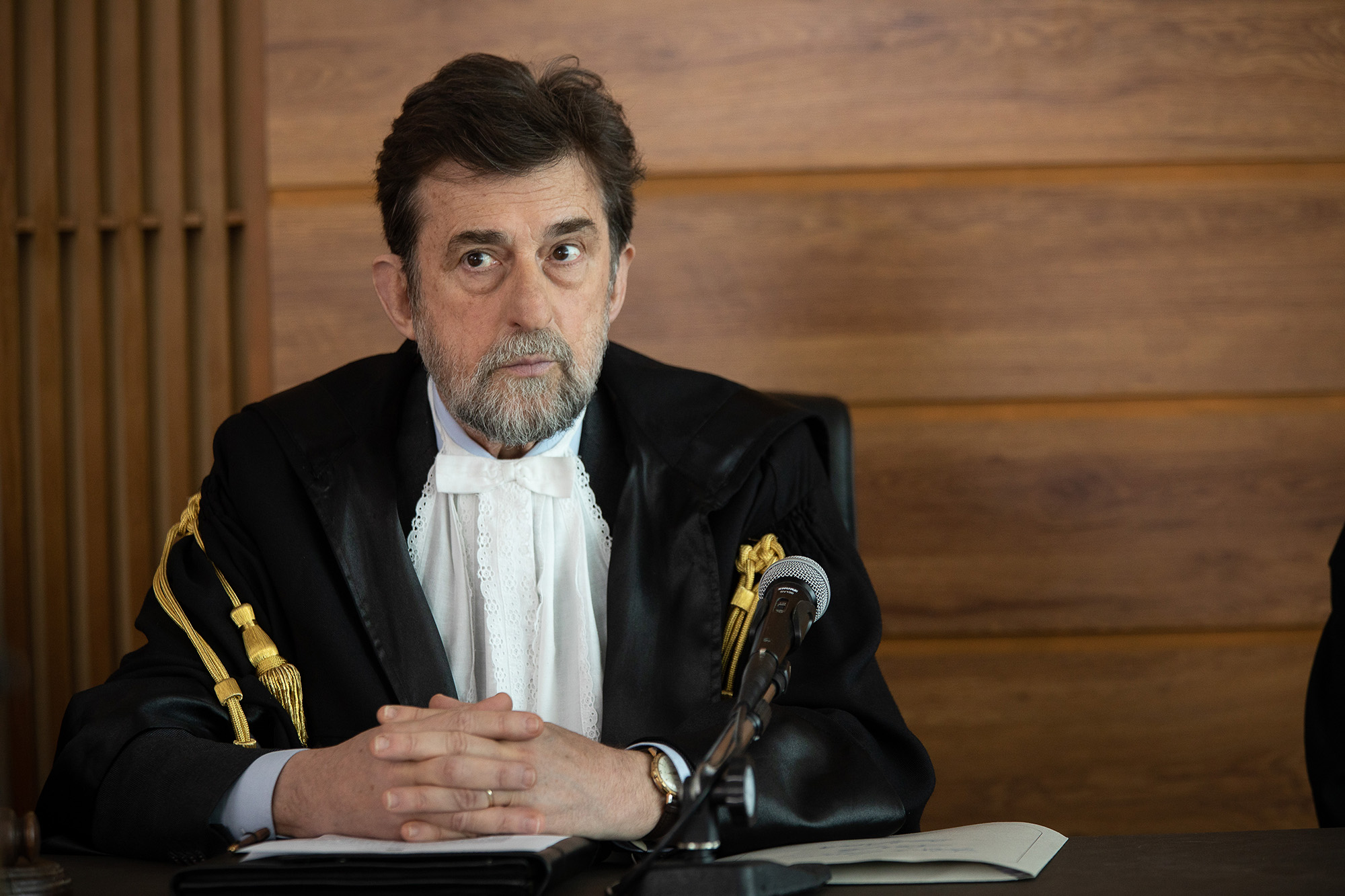 義大利名導演南尼莫瑞在《非甜蜜生活》裡飾演嚴肅的法官。（東昊提供）