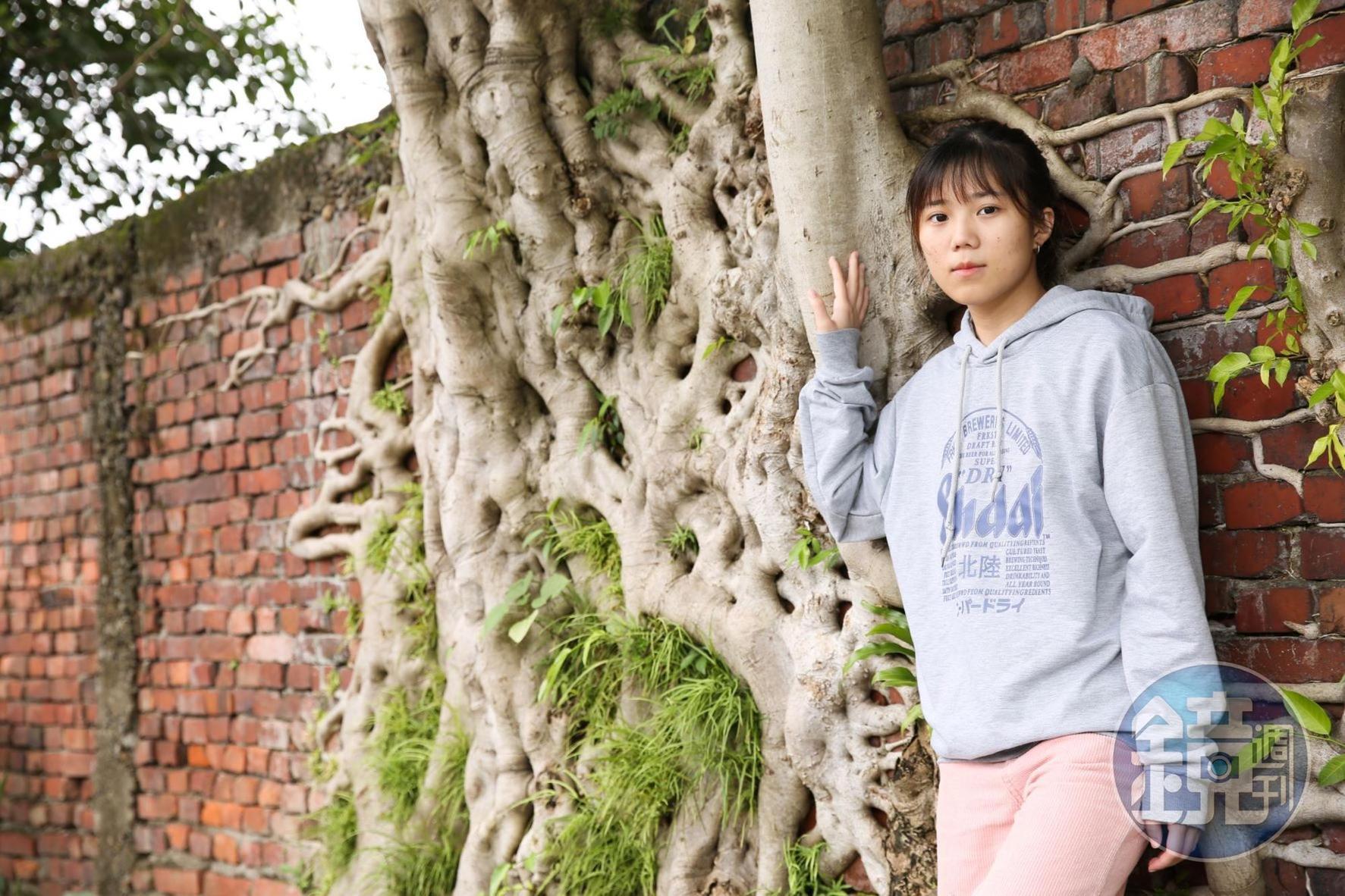 《少年》演員李珮怡飾演女主角的閨密,與角色相似處是很怕事,雖然願意陪朋友冒險,也很怕後果。