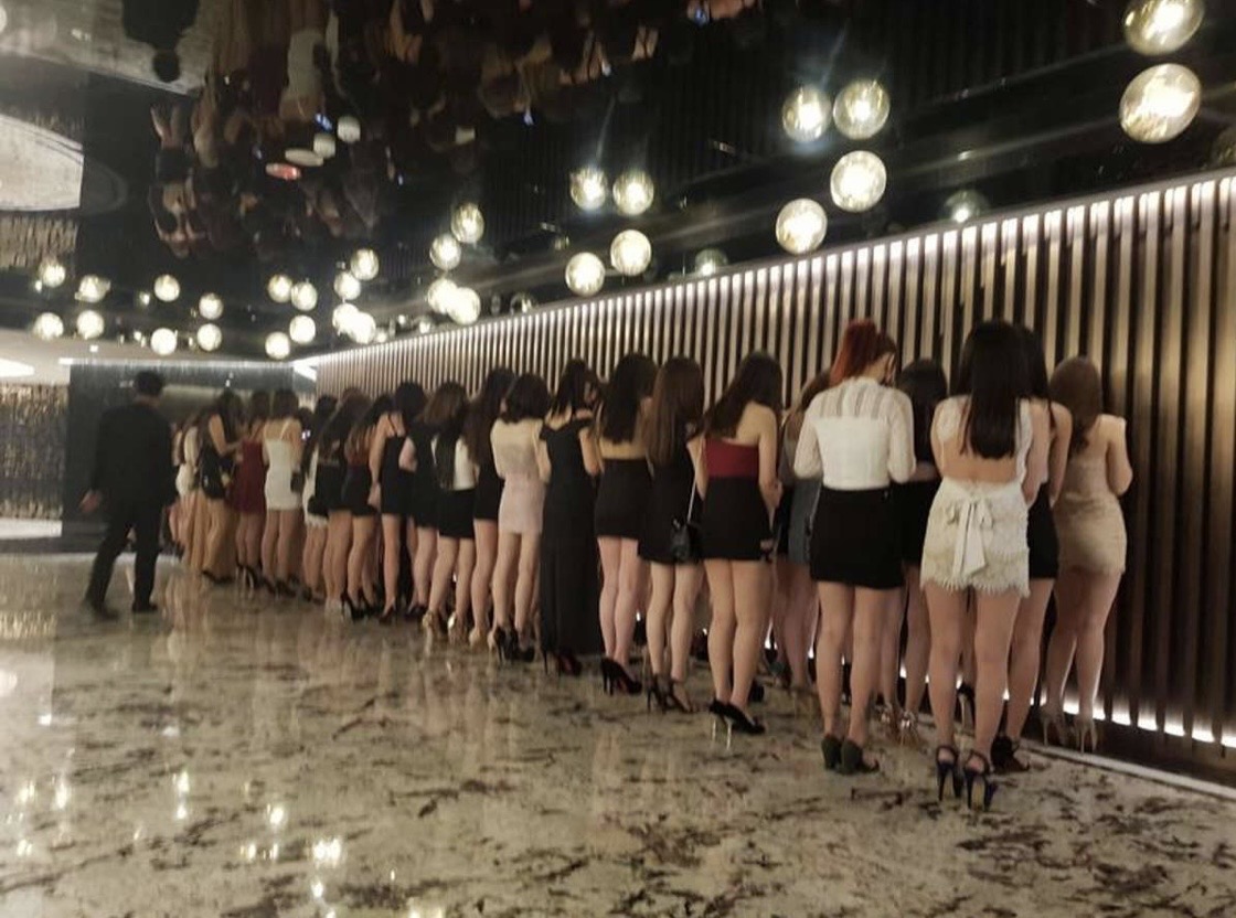 酒店妹妹排排站。（資料照片）
