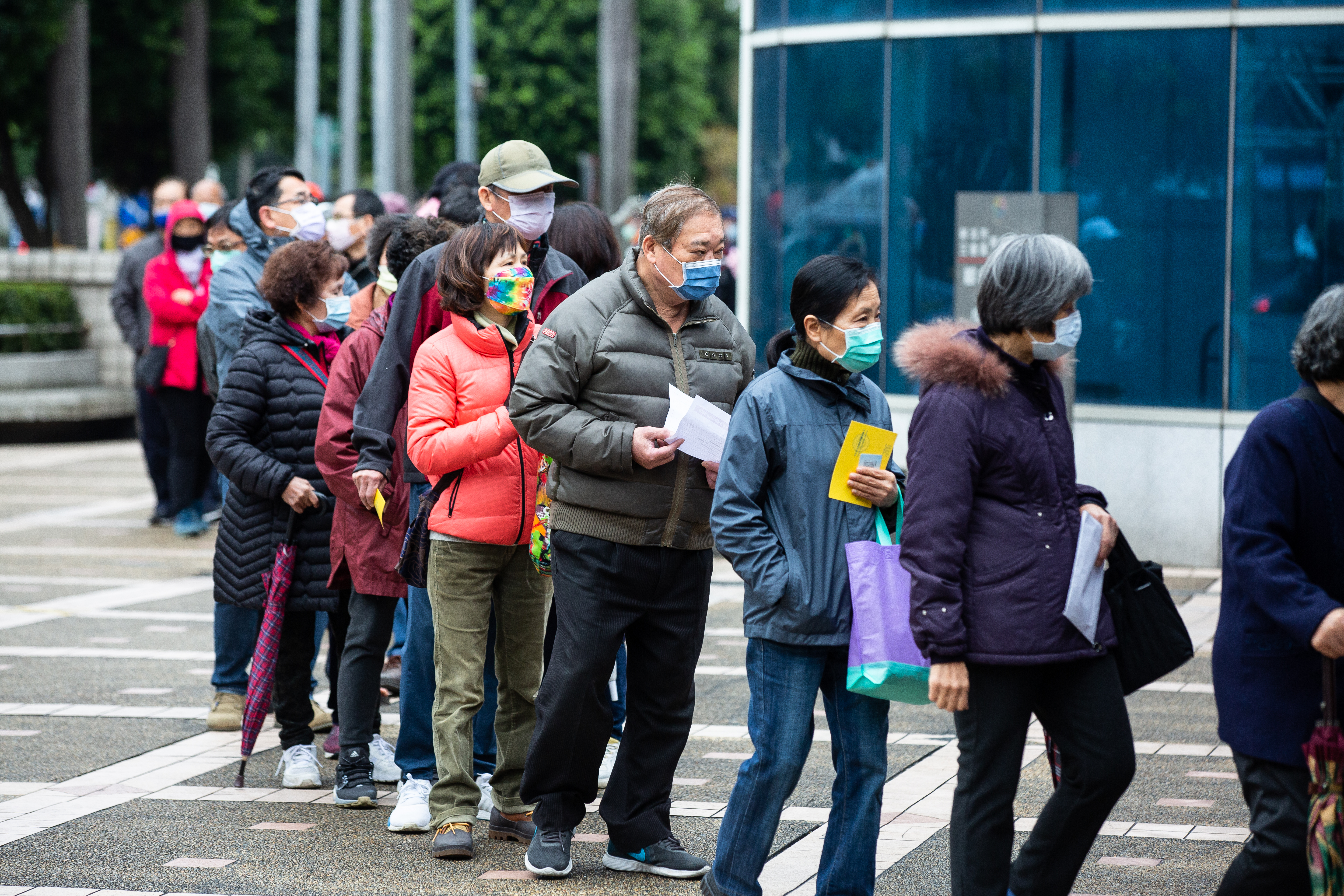 指揮中心今（9）日宣布，65歲以上長輩打疫苗500元獎勵延長到5月底。 （示意圖，本刊資料照）