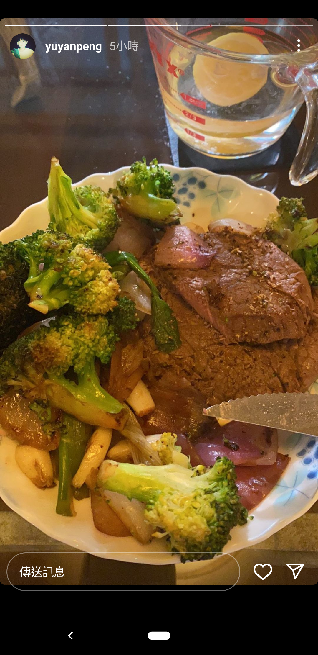 上海長寧區網友關心彭于晏週日會不會煎牛排，果然他就秀出牛排照。（翻攝自彭于晏IG）