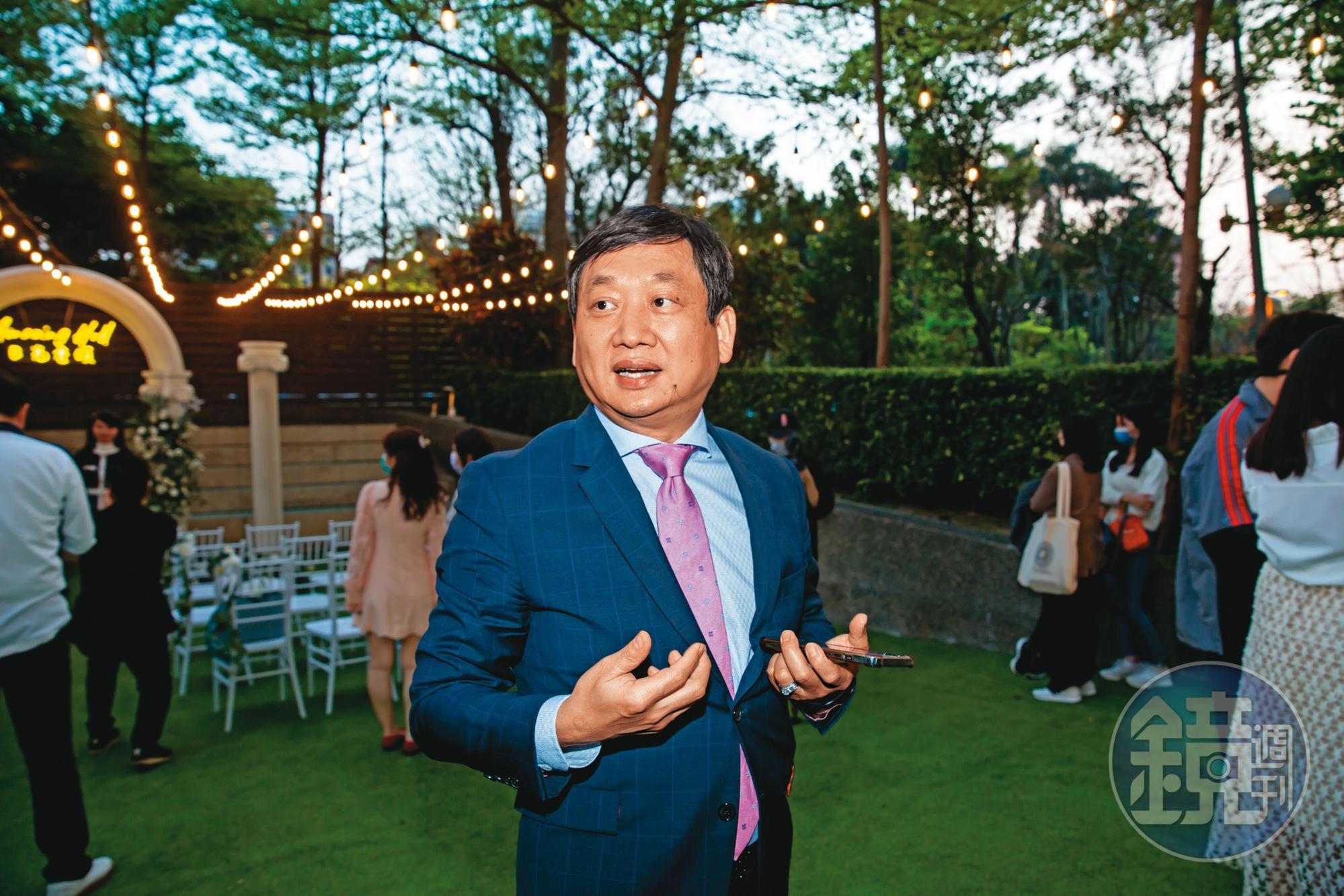 許湘鋐將陸續取得御頂過半股權，全權主導公司營運。