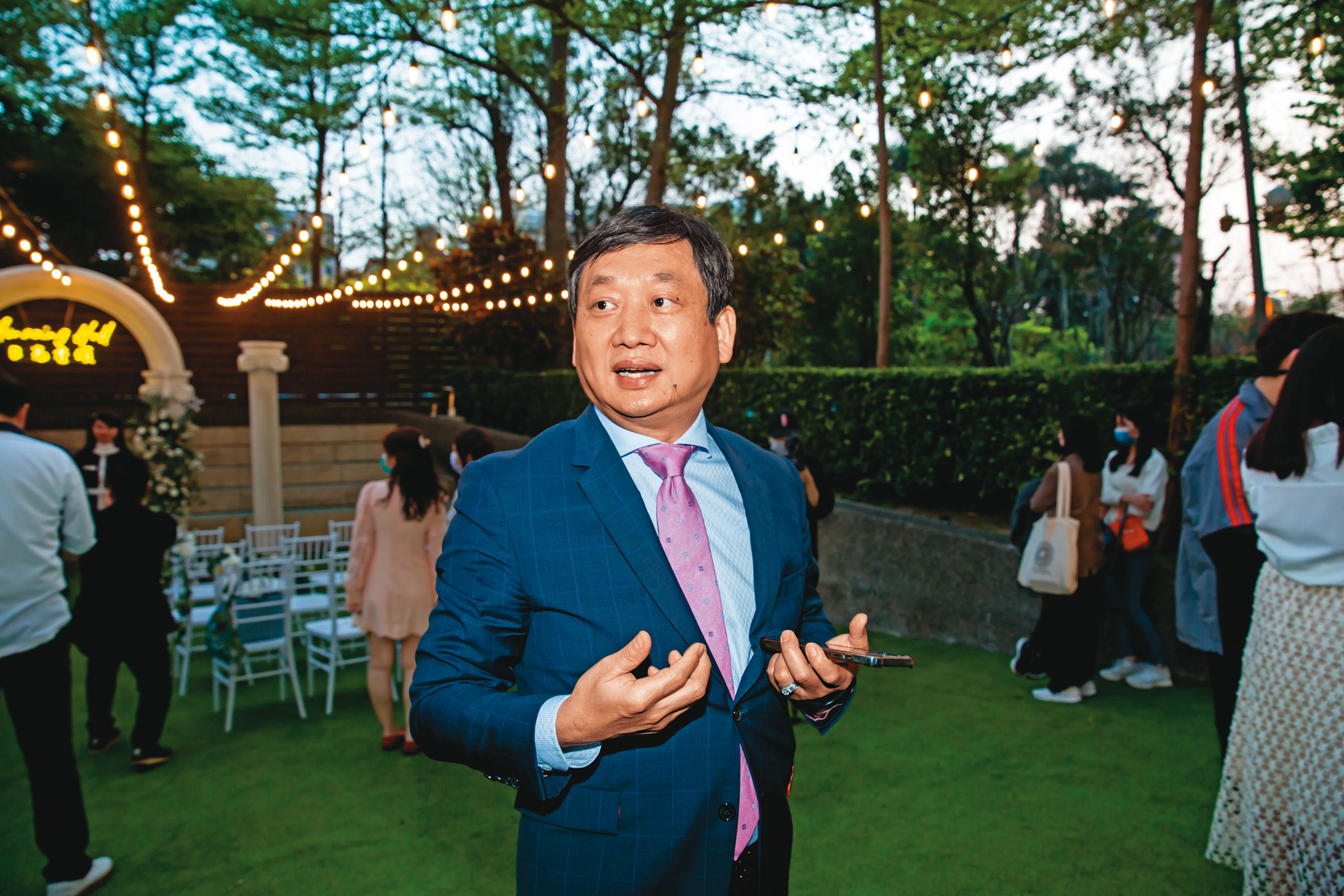 許湘鋐將陸續取得御頂過半股權，全權主導公司營運。