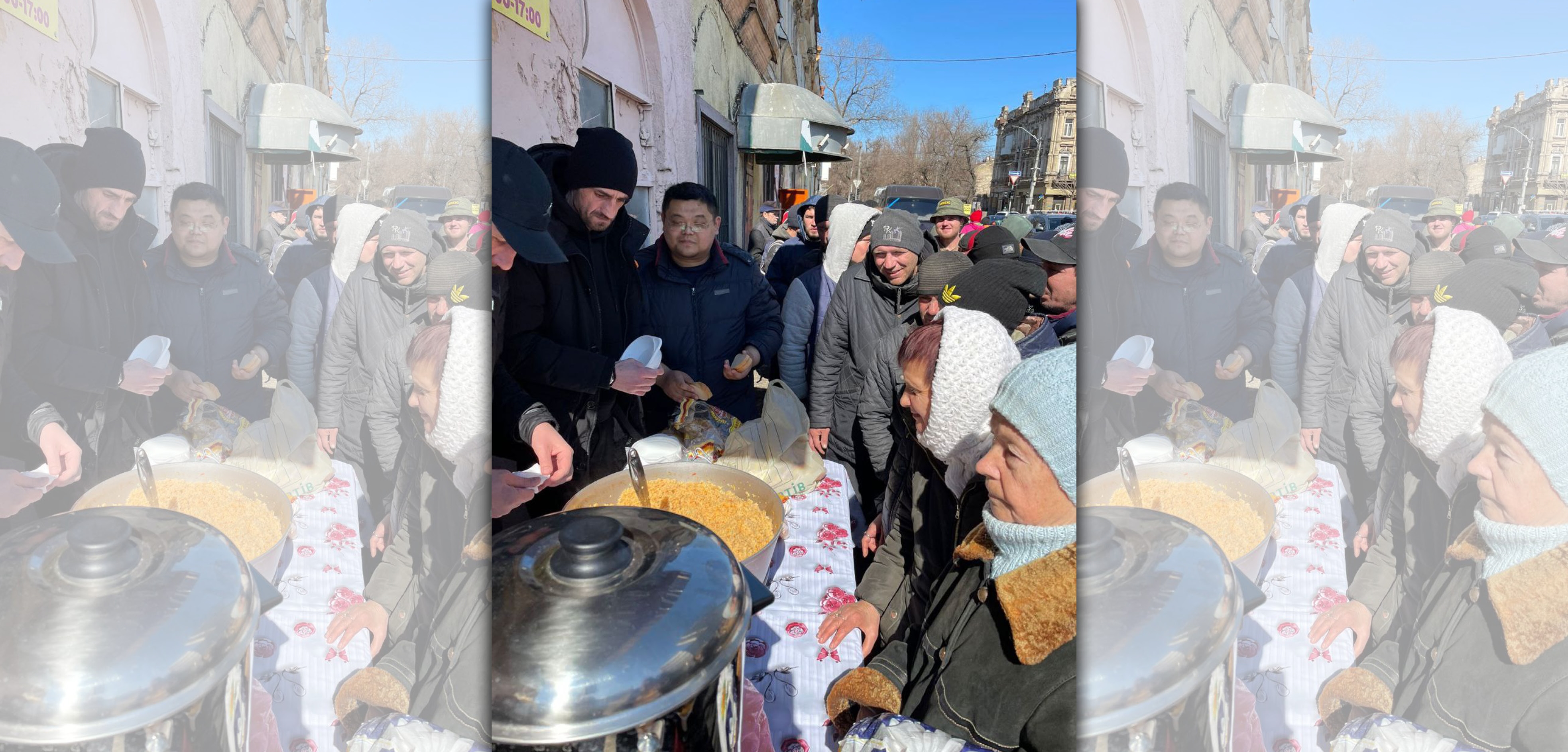 趙銳與當地烏克蘭志願者合影。（趙銳提供）