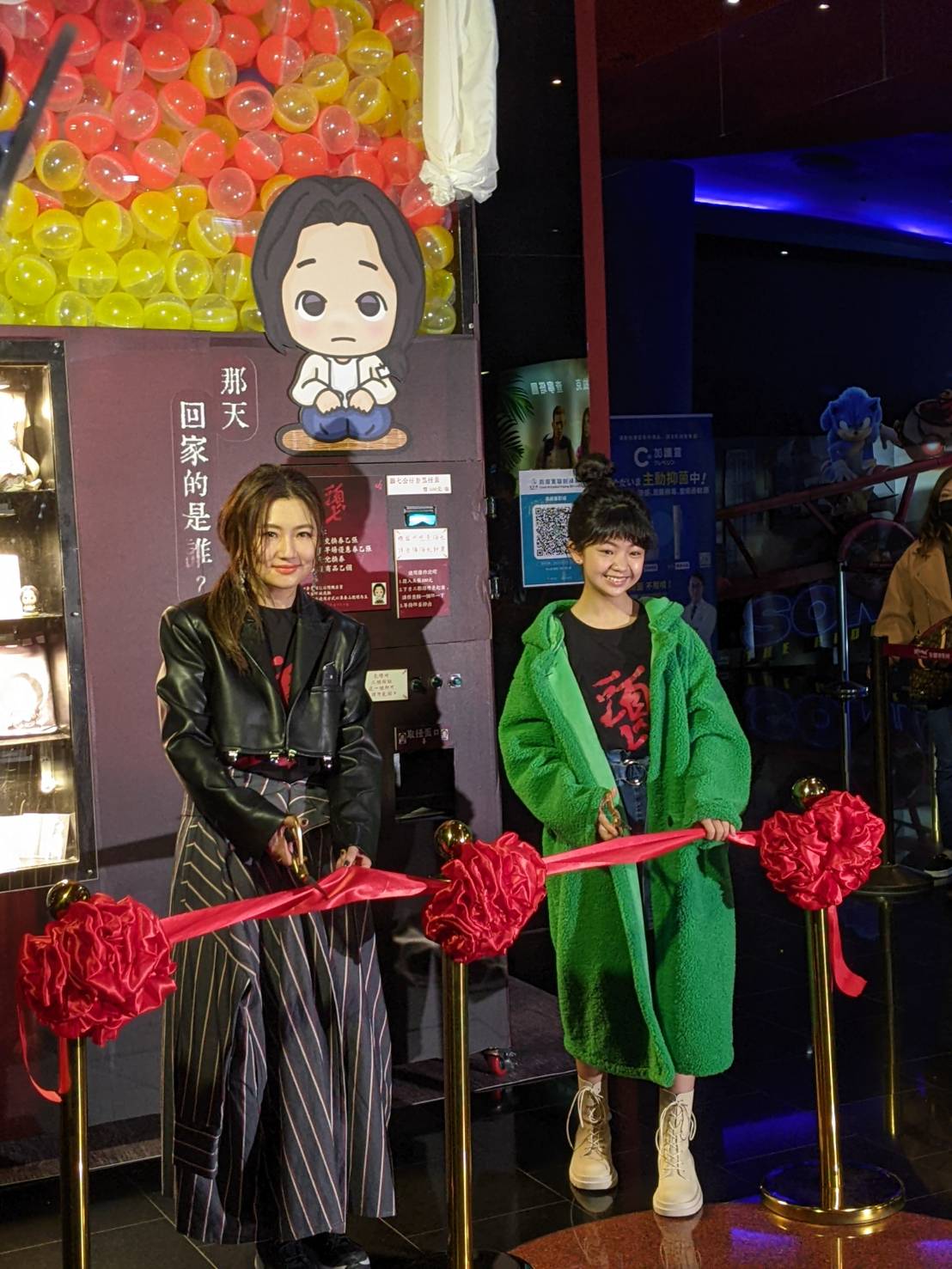 Selina最近忙於宣傳主演新片《頭七》,但話題都圍繞在她的新戀情上。