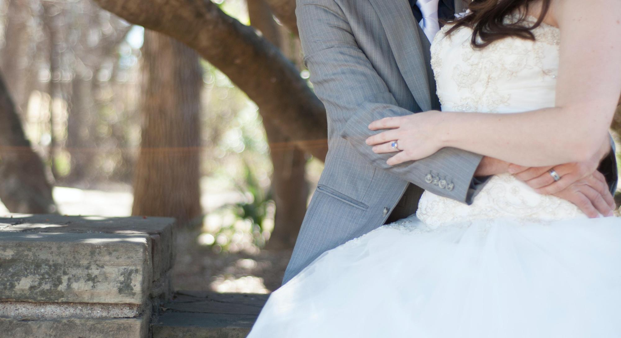 不少人到了適婚年紀後,都會被長輩或親友不斷追問何時結婚。(示意圖,取自Pexels)