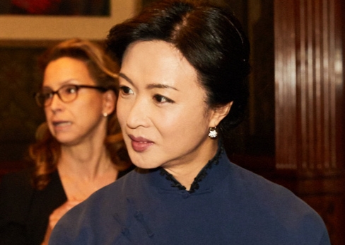 中國現代舞蹈家、知名主持人金星日前曾在微博表達反戰立場被微博禁言。（翻攝金星微博）