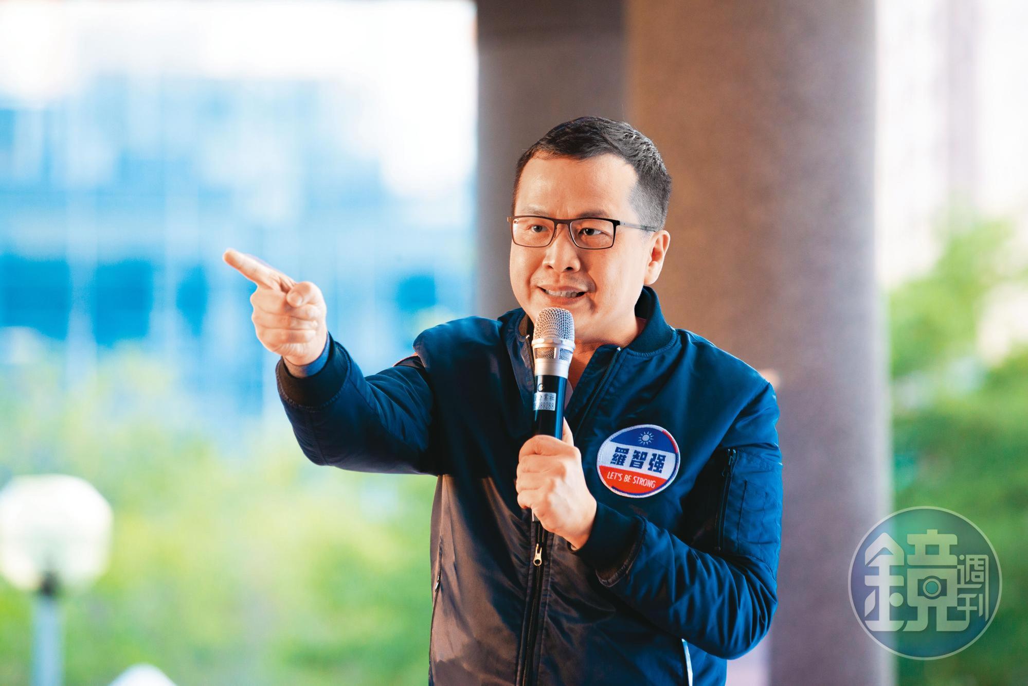 辭去黨副祕書黨一職的羅智強,堅決參選桃園市長初選,引發地方強烈反彈。