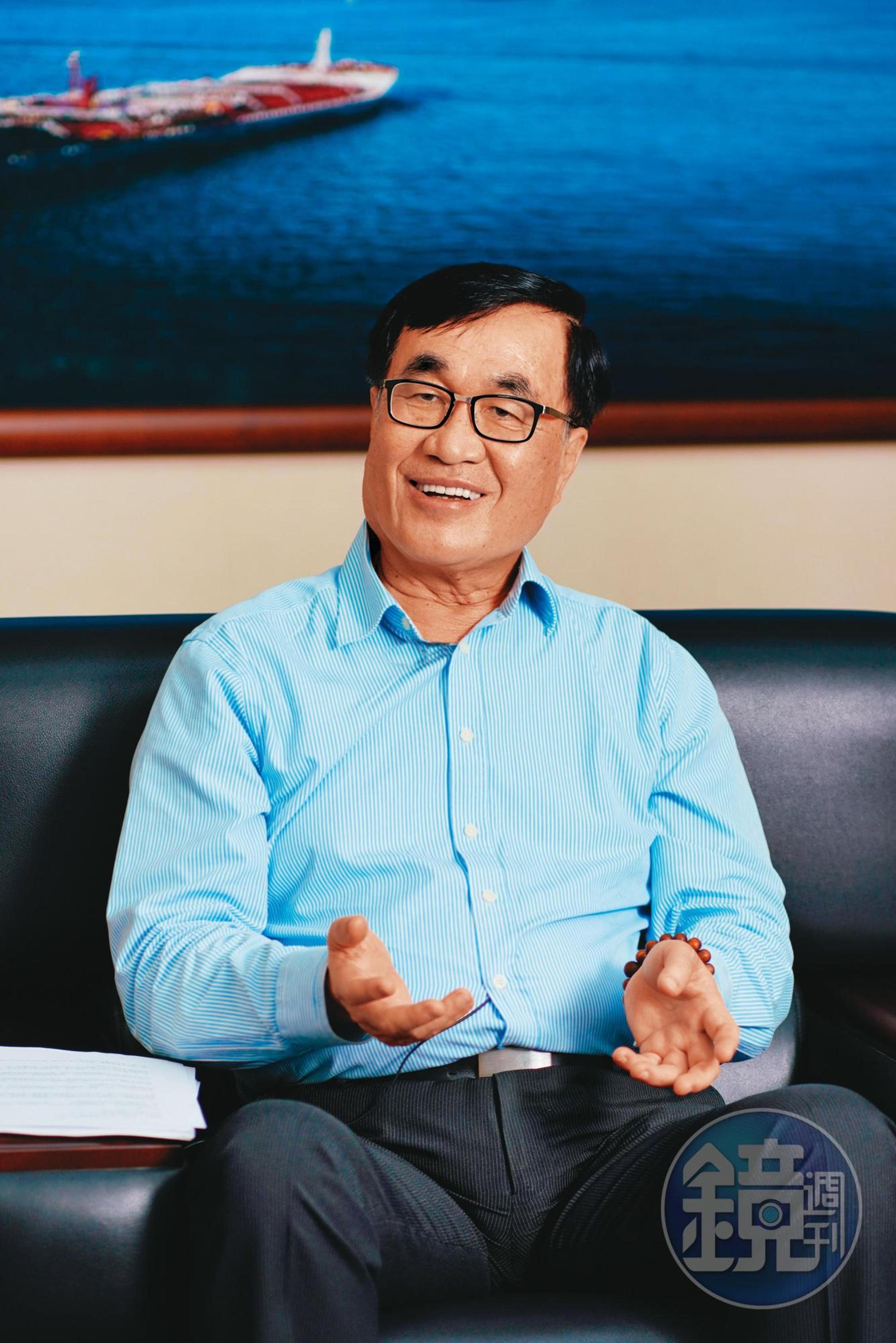 高雄藍軍分裂,遲未整合出市長人選,眼下只有李四川能成為各派系間的最大公約數。