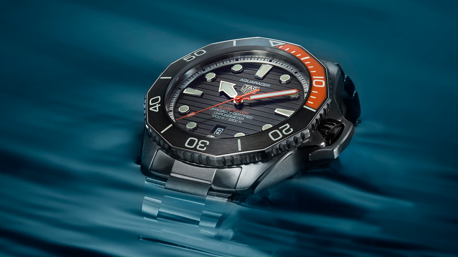 Aquaracer Professional 1000 Superdiver｜錶徑45mm／鈦金屬錶殼／時、分、秒、日期指示／TH30-00自動上鍊機芯／防水1000米／參考售價NT$ 218,700