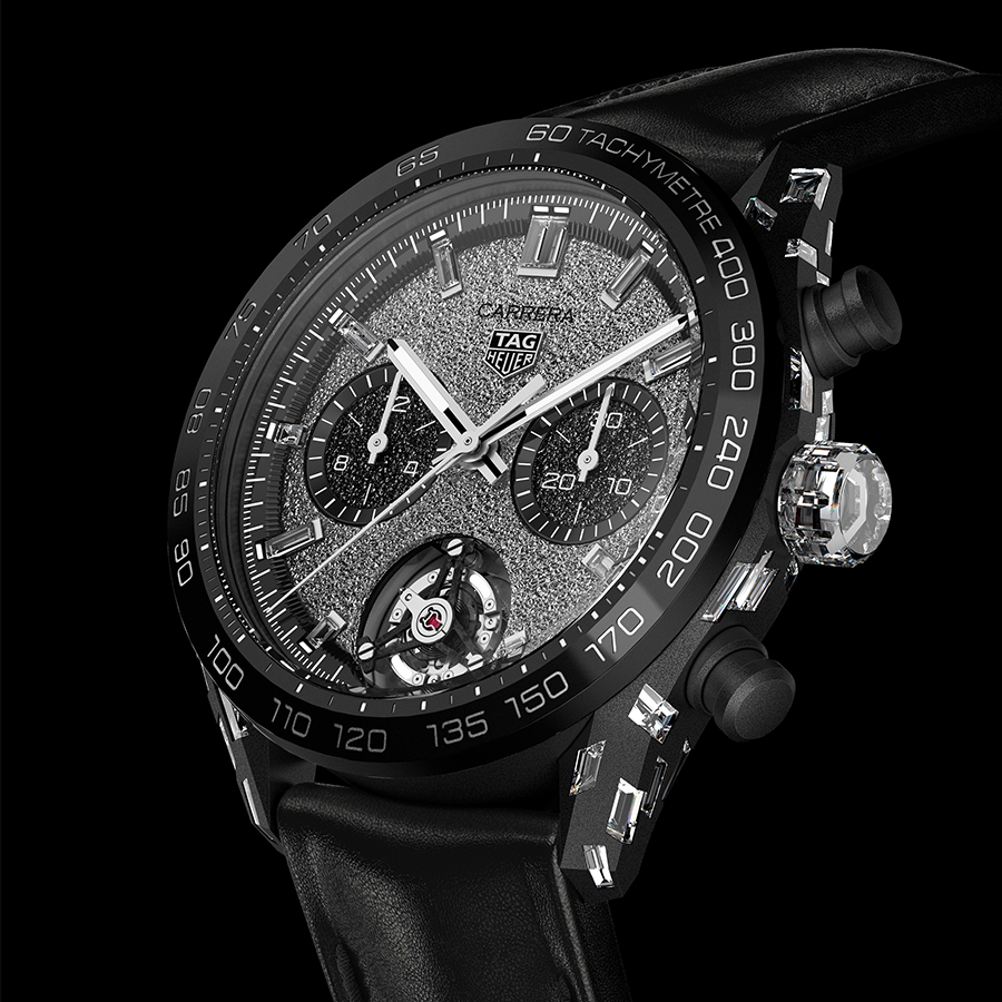 Carrera Plasma 鑽石陀飛輪腕錶｜錶徑44mm／噴砂黑色陽極處理氧化鋁錶殼，鑲嵌48顆實驗室培育鑽石（共4.2克拉）／H02 Tourbillon Nanograph自動上鍊機芯／時、分、小秒指示、計時碼錶功能、陀飛輪裝置／參考售價約NT$ 13,200,000