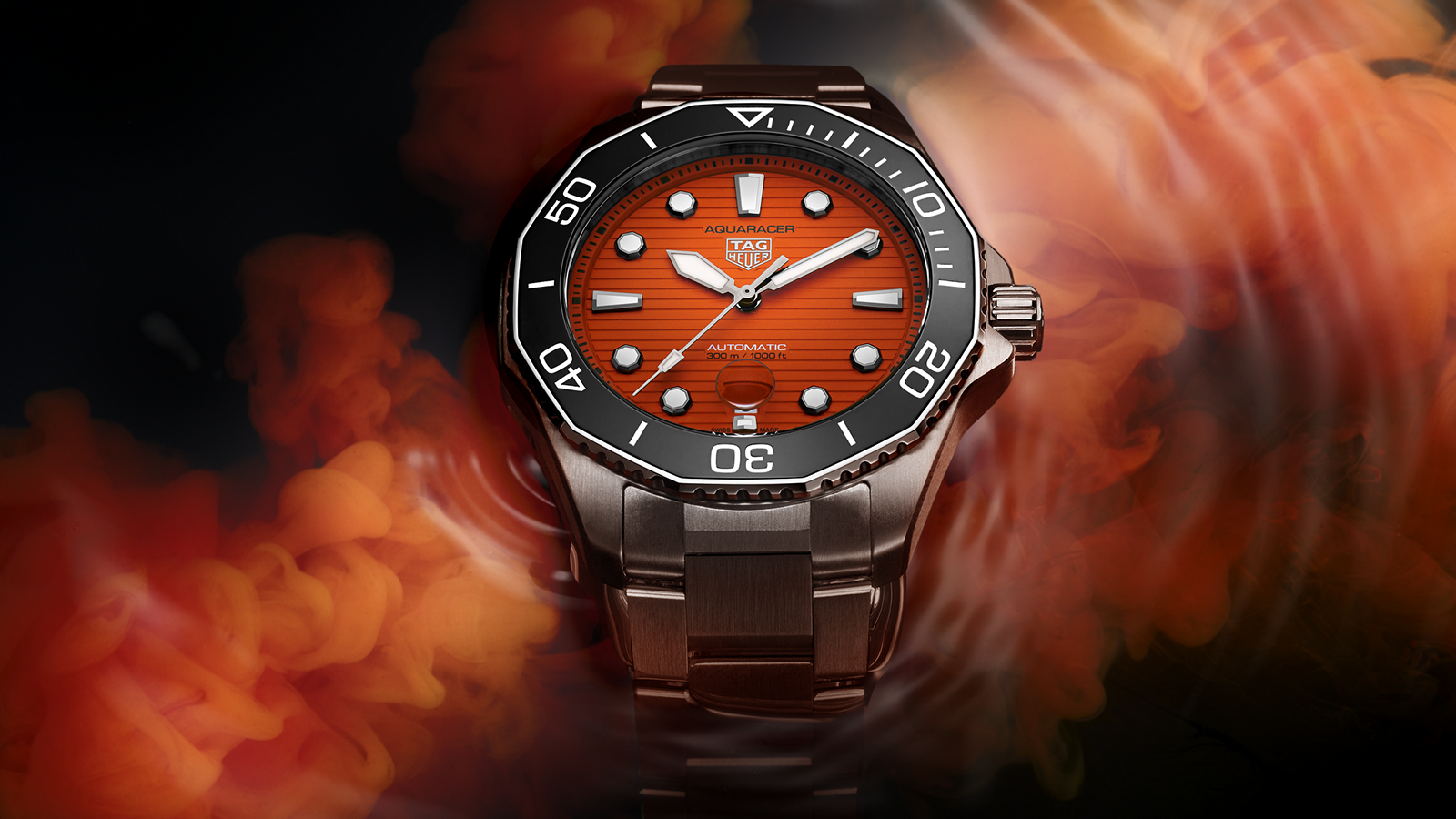 泰格豪雅去年推出Aquaracer Professional 300新作之後，今年也推出了延續版本Orange Diver，搶眼的橘色面盤和深海中的藍色形成對比，確保在深海中仍可清晰讀時。參考售價NT$ 107,700。