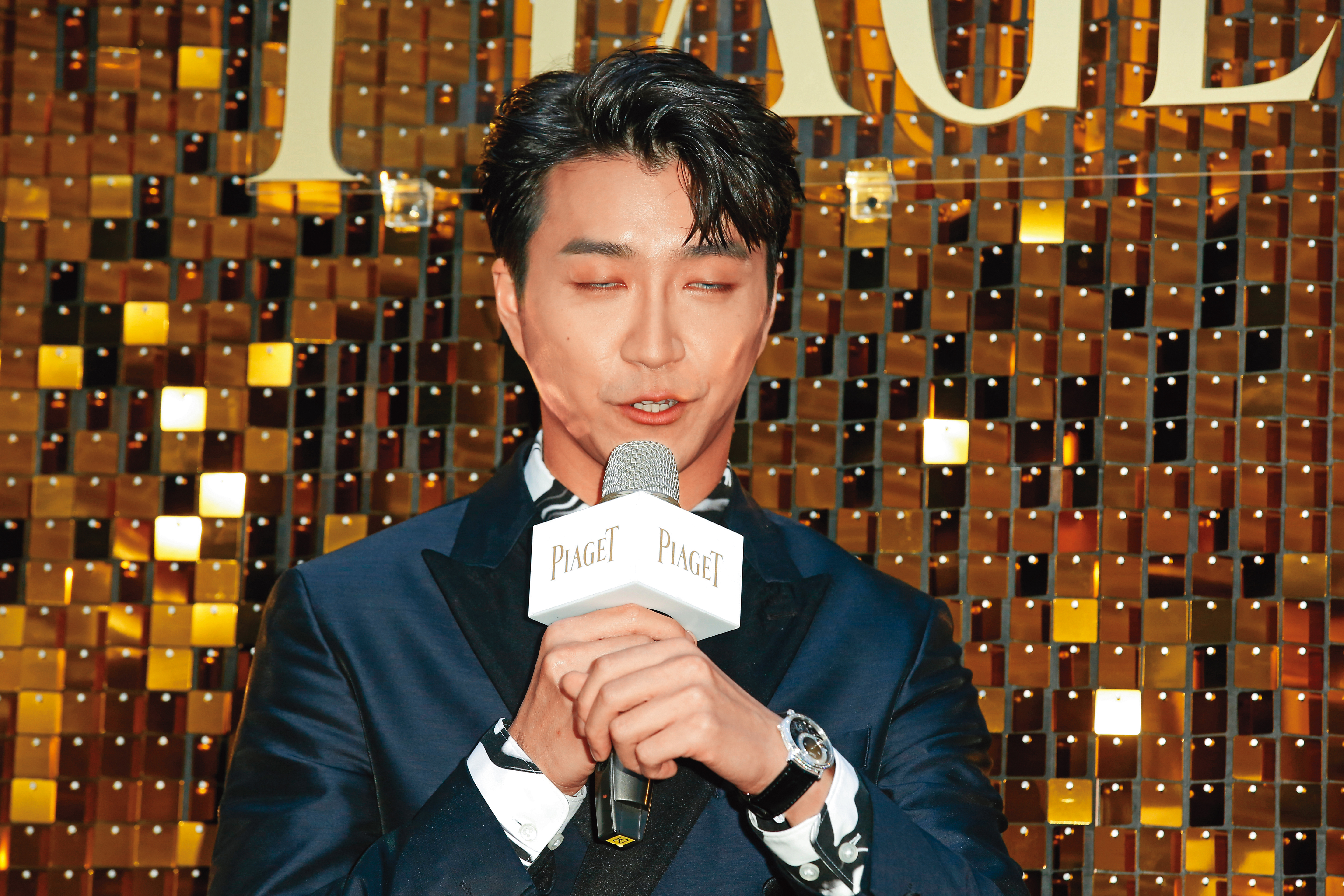 江宏傑一臉「累擱」（Lag），你累了嗎？（拍肩）