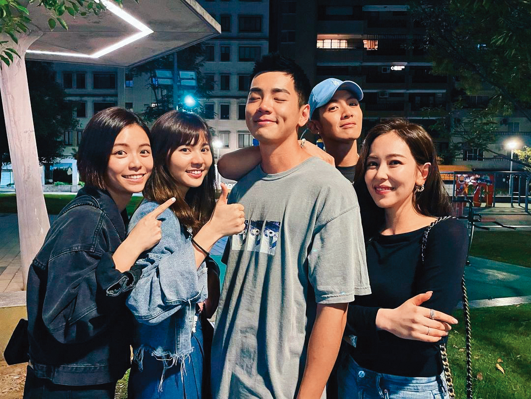 過去柴智屏旗下的藝人,和潔西卡(左二)都有著連結之餘,也會在IG上分享私下點滴。左一為宋芸樺、右起為丁巧唯、柯震東、禾浩辰。(翻攝自jessica IG)