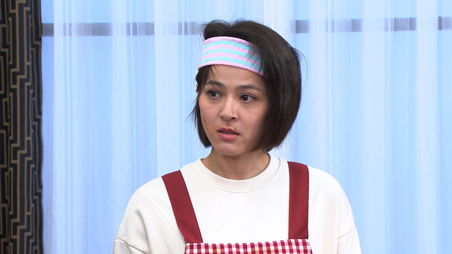 蘇晏霈在民視八點檔《黃金歲月》嫁為人妻,被婆婆唸要會下廚。(民視提供)