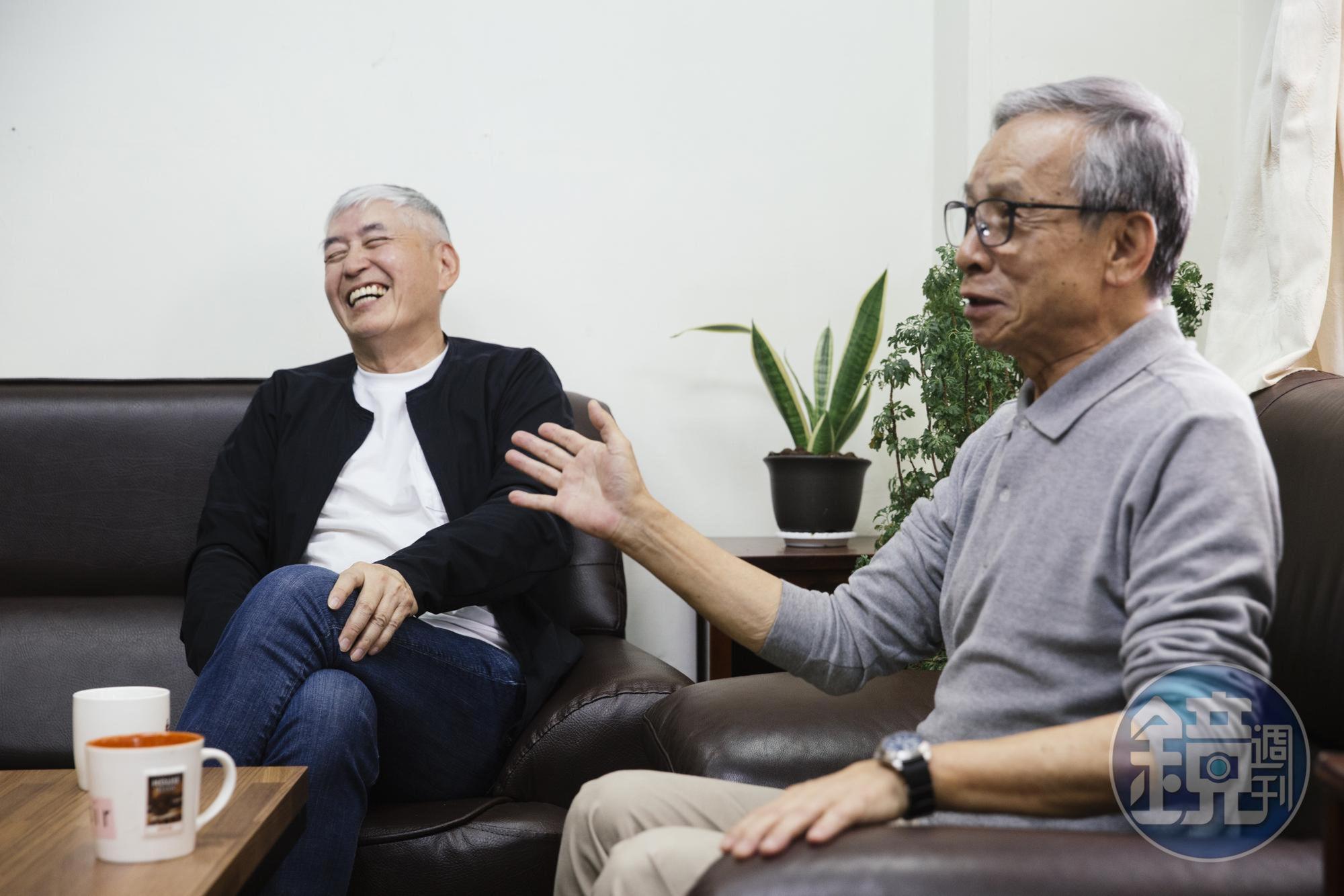 柯一正（左）與吳念真（右）交情深厚，更是吳念真編導的舞台劇《人間條件》系列的基本班底。
