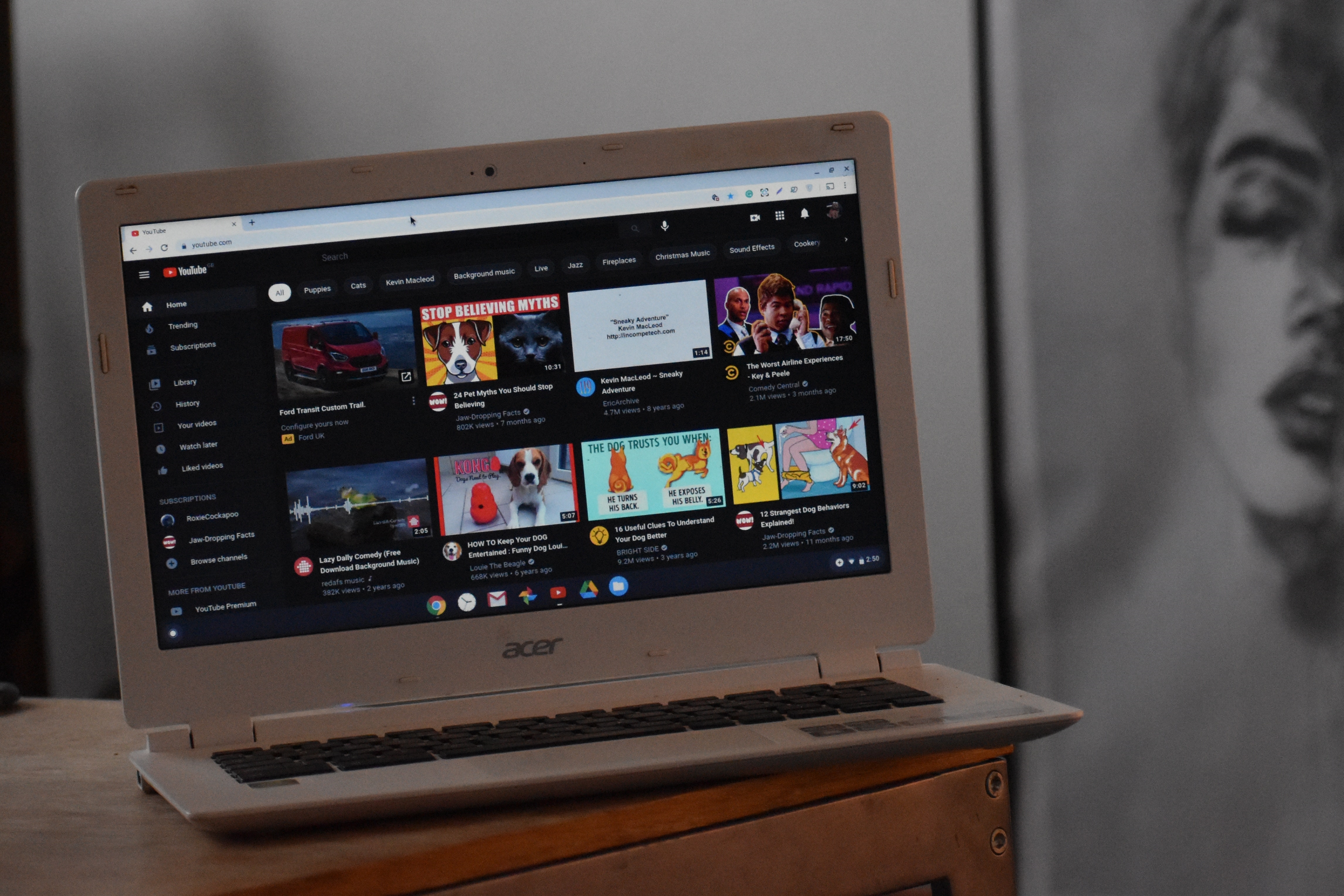 隨著網路世代的崛起，盜版也更加猖獗，日前知名電影網站「觸電網」就遭到片商「車庫娛樂」怒控侵權。（示意圖，pexels提供）