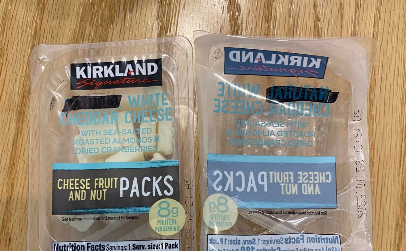 有人發現好市多的進口食品包裝上,有特定字詞被劃掉,好奇問大家背後原因。(翻攝自臉書社團)