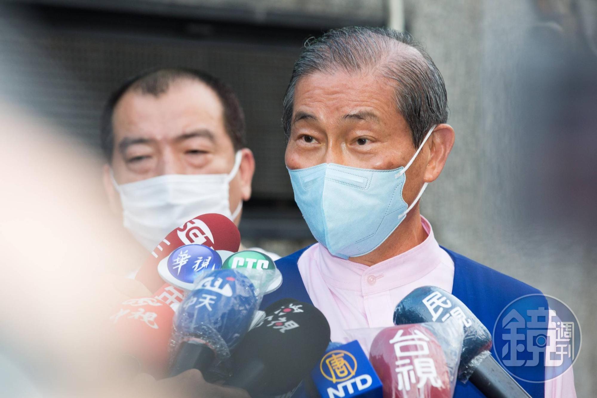 彰化地檢署檢官認為「白狼」張安樂涉犯妨害公務，惟無羈押之必要，諭知以30萬元交保。