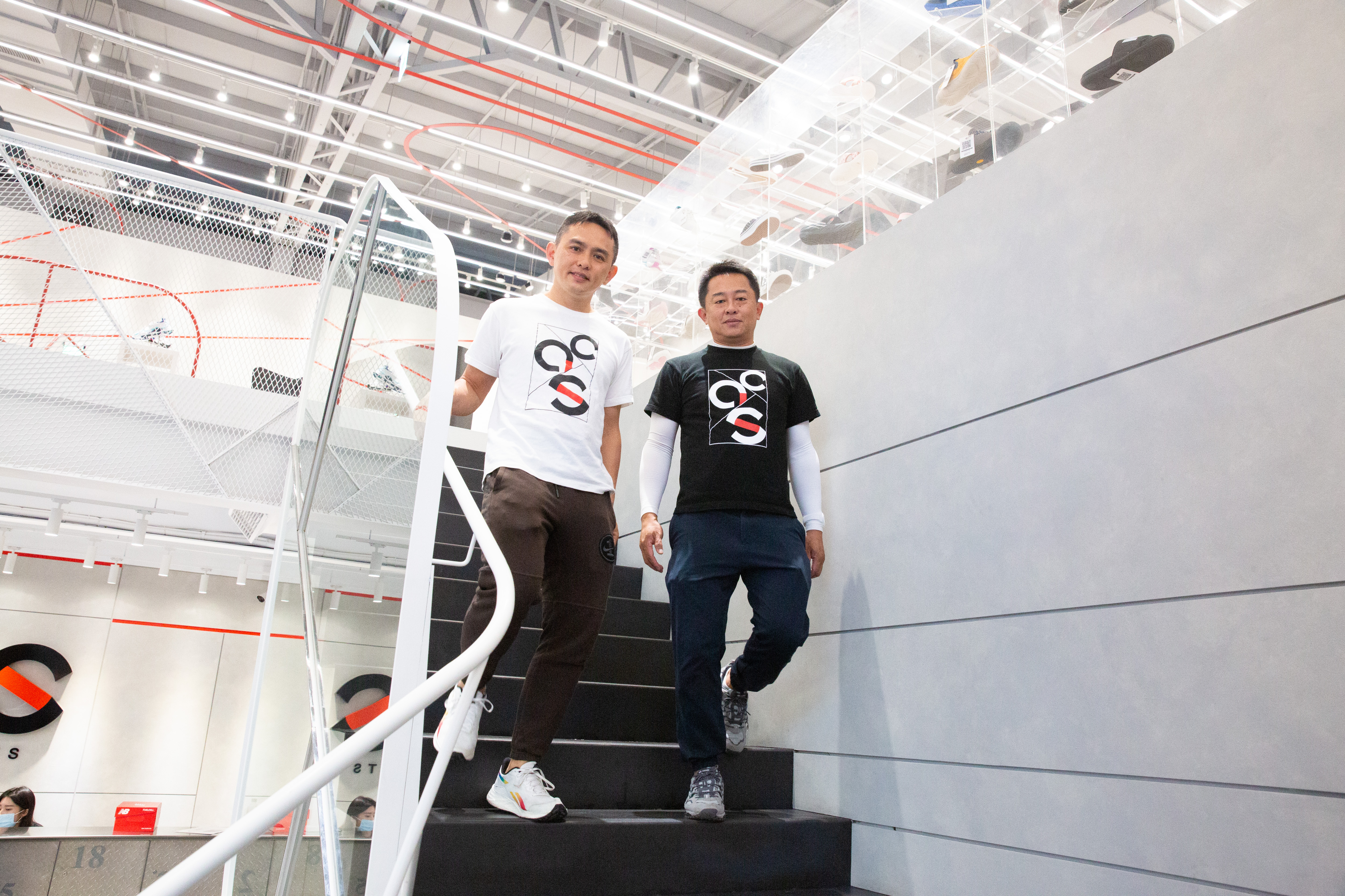 ACS跨運動長年雄踞e-Bay亞太區最大球鞋電商賣家，靠的是廖銘銓（左）與廖志元（右）兄弟的截長補短、合作無間。