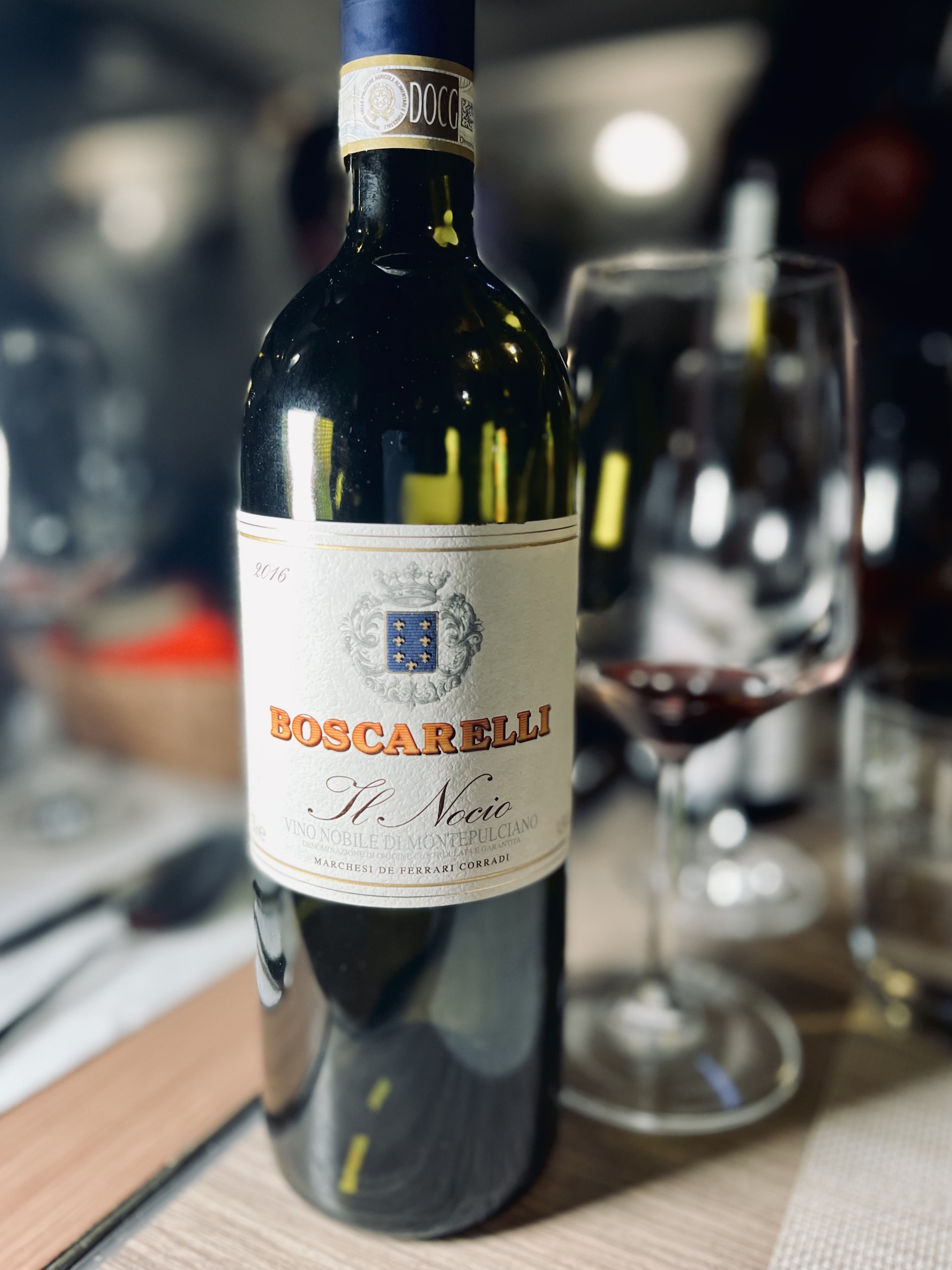 Boscarellii酒莊「Il Nocio" Vino Nobile di Montepulciano DOCG 2016」以Sangiovese葡萄釀造,優雅而富香氣,極具複雜度、窖藏潛力。