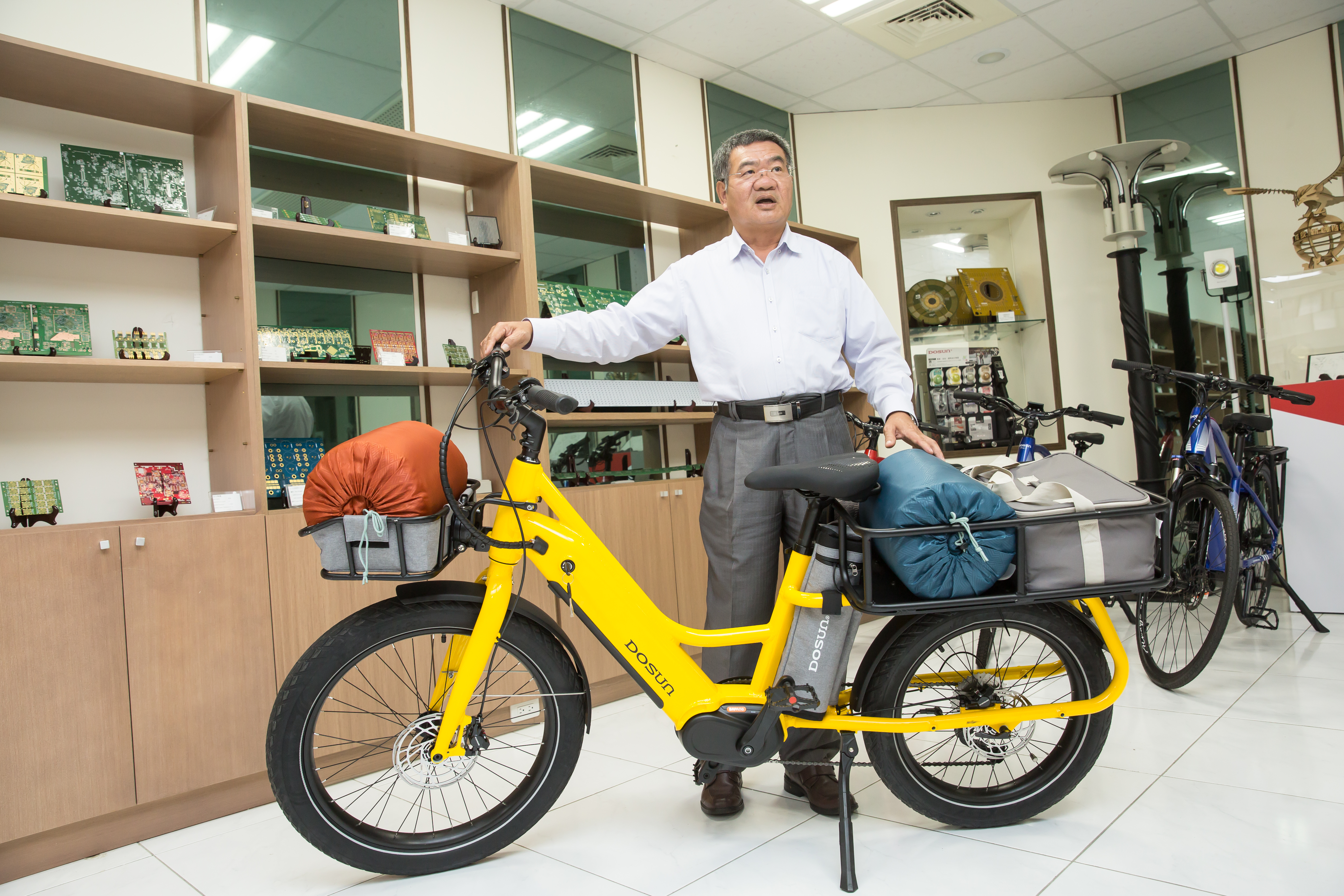 簡榮坤表示跨產業做E-Bike「缺料」是最大的艱辛，為此在台中組建研發團隊、尋找供應鏈。