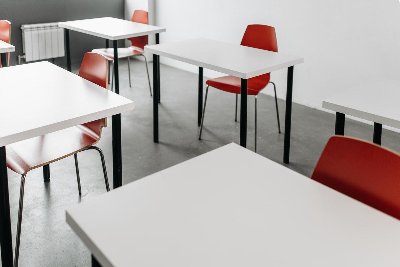 金門縣政府今(13)日指出,因考量到12歲以下國小及幼兒園學生未打疫苗,所以不會跟進中央政策。(示意圖,Pexels)