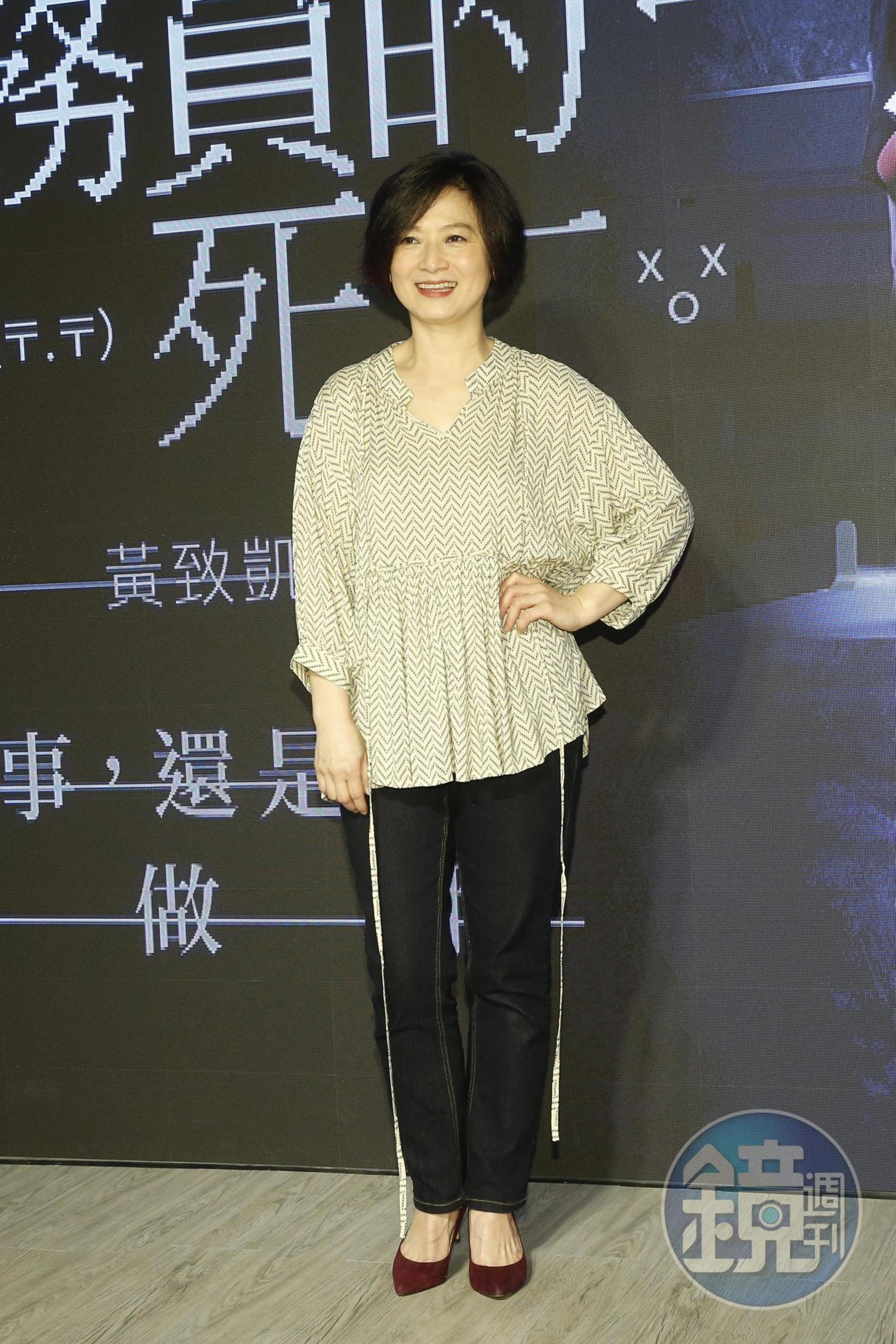 謝瓊煖在舞台劇《一個公務員的意外死亡》再飾酒店工作者角色，她劇透這段劇情非常歡樂，觀眾可以多多期待。