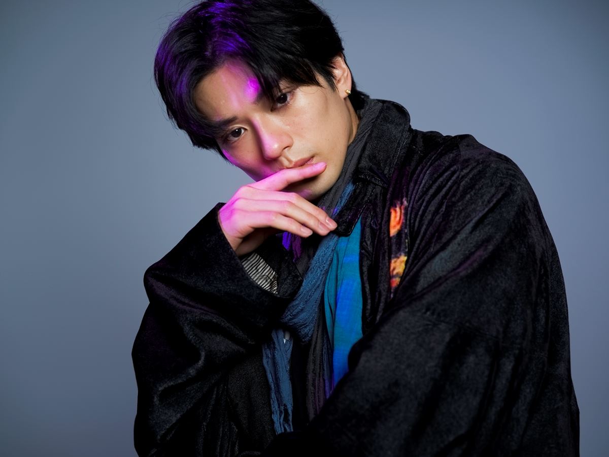 新田真劍佑雖被爆料，但是內容被嫌還好、不意外而已。（翻攝lp.p.pia.jp）