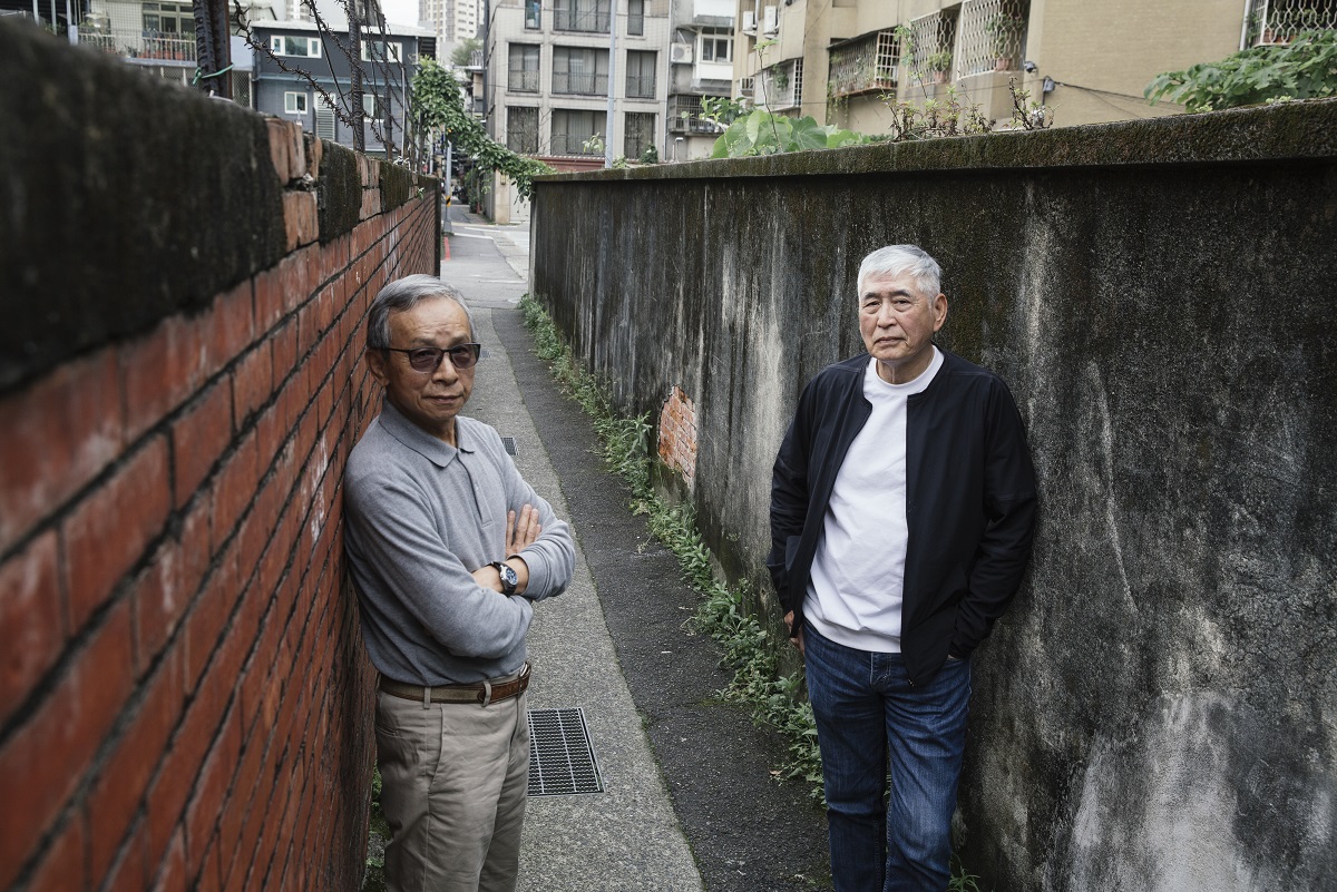 編導吳念真（左）與藝術監督兼演員柯一正（右）在《人間條件》系列中合作無間。