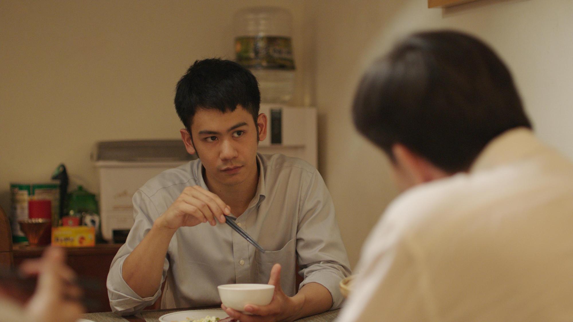 爸爸李安廚藝極佳,戲裡李淳卻是在老師鮑起靜家蹭飯吃的學生。(双喜提供)