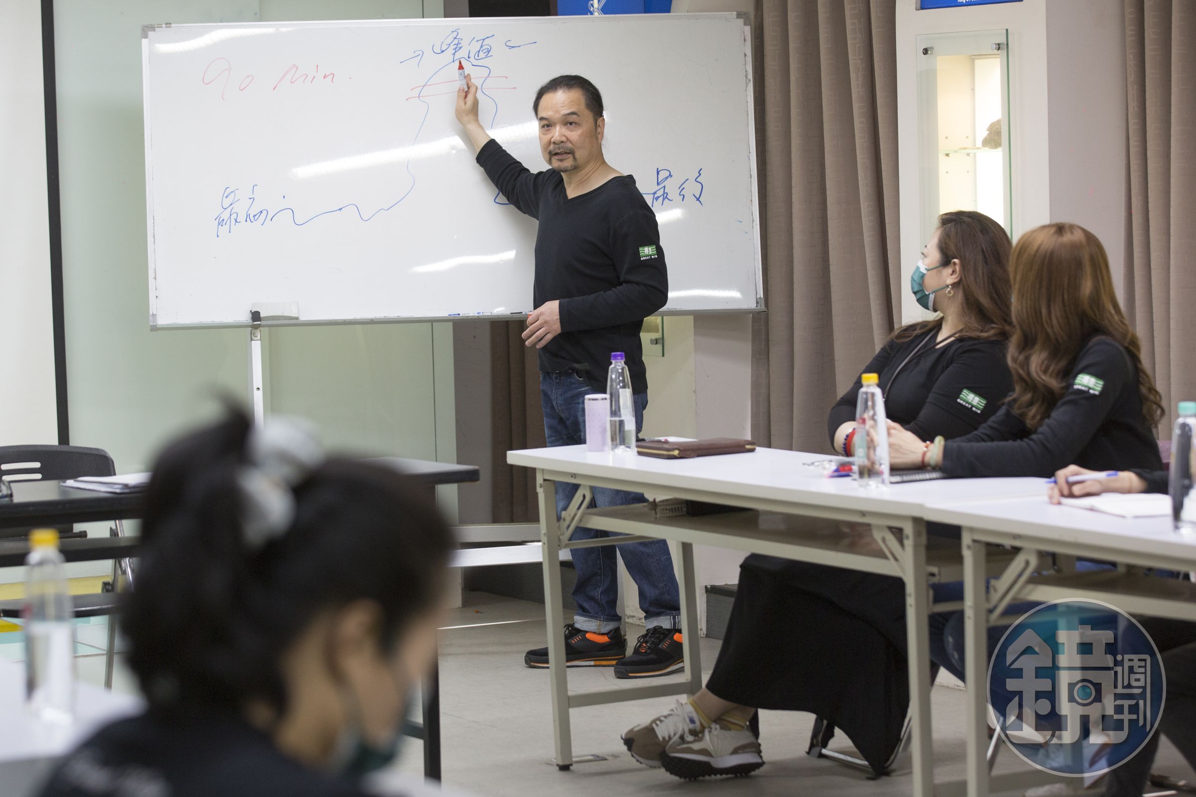 鍾日生浸淫在假髮產業逾30年，從生產到銷售服務都有獨到戰略。