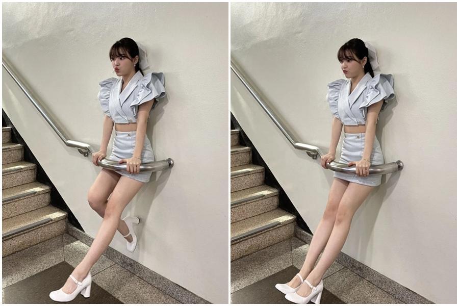 勝熙鑽進樓梯的扶手空隙做出俏皮的姿勢。（翻攝自hyun_maxiang IG）