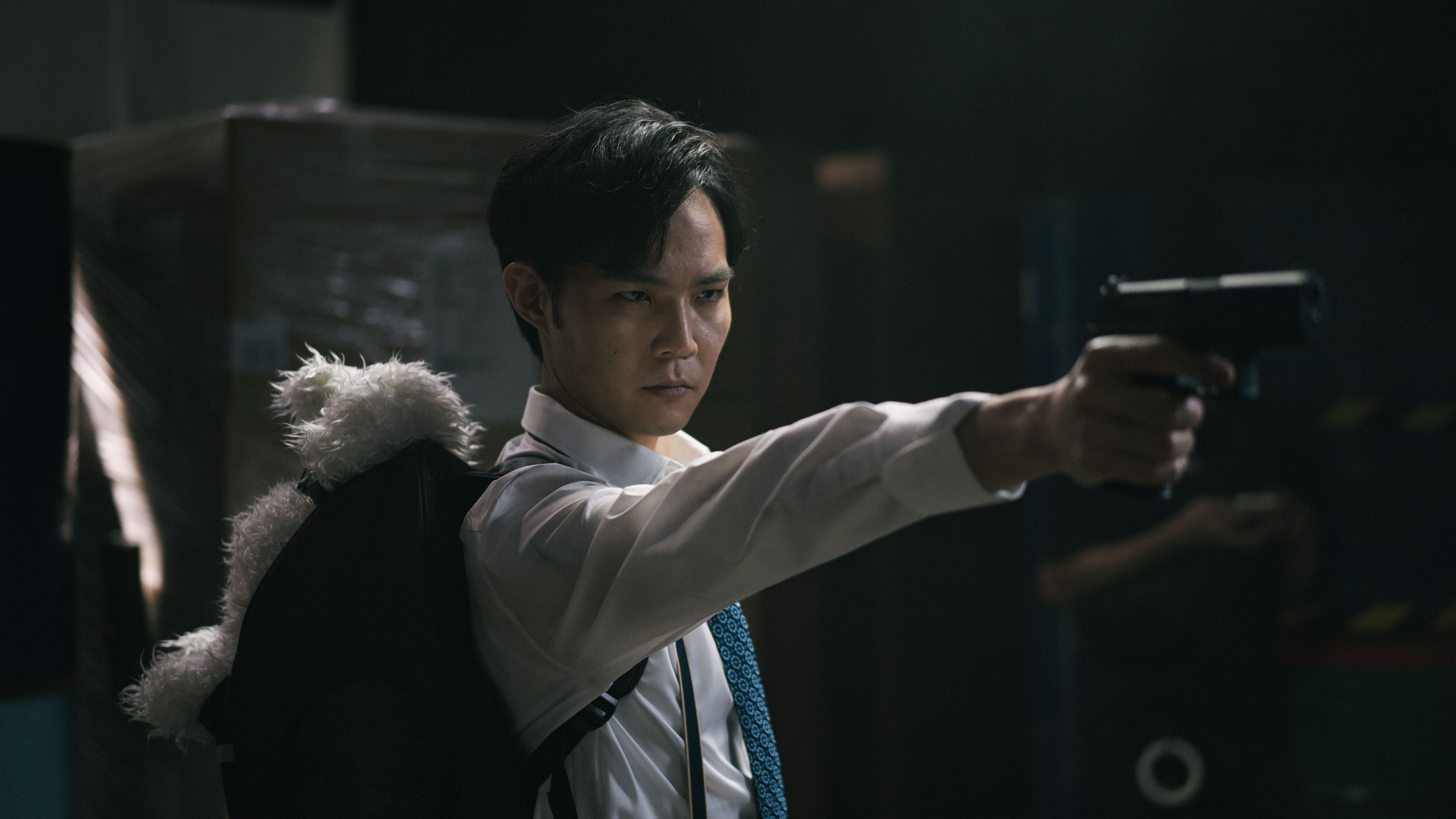劇中劇的設定是特務電影,因此也少不了槍戰、動作橋段。(沉默老兵電影提供)