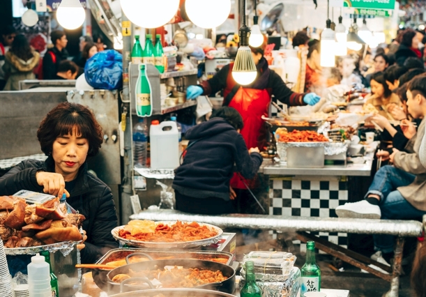 南韓宣布將於下週一（18）日起全面解除社交距離措施。（示意圖，PEXELS）