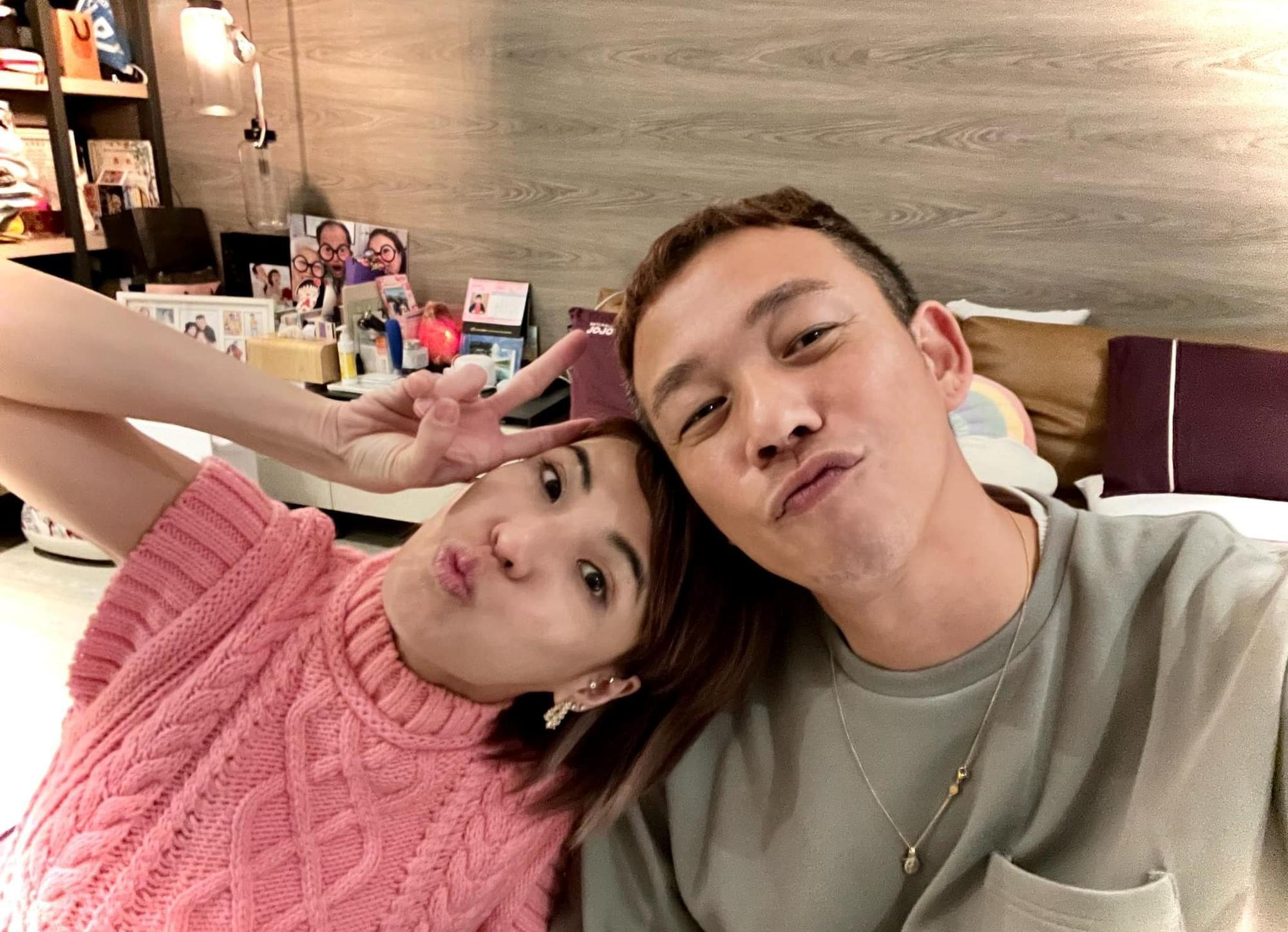 徐小可(左)與阿Ben結婚多年,是演藝圈知名夫妻檔。(翻攝白吉勝&徐小可 Love 白宮這一家 Pai’s Family臉書)