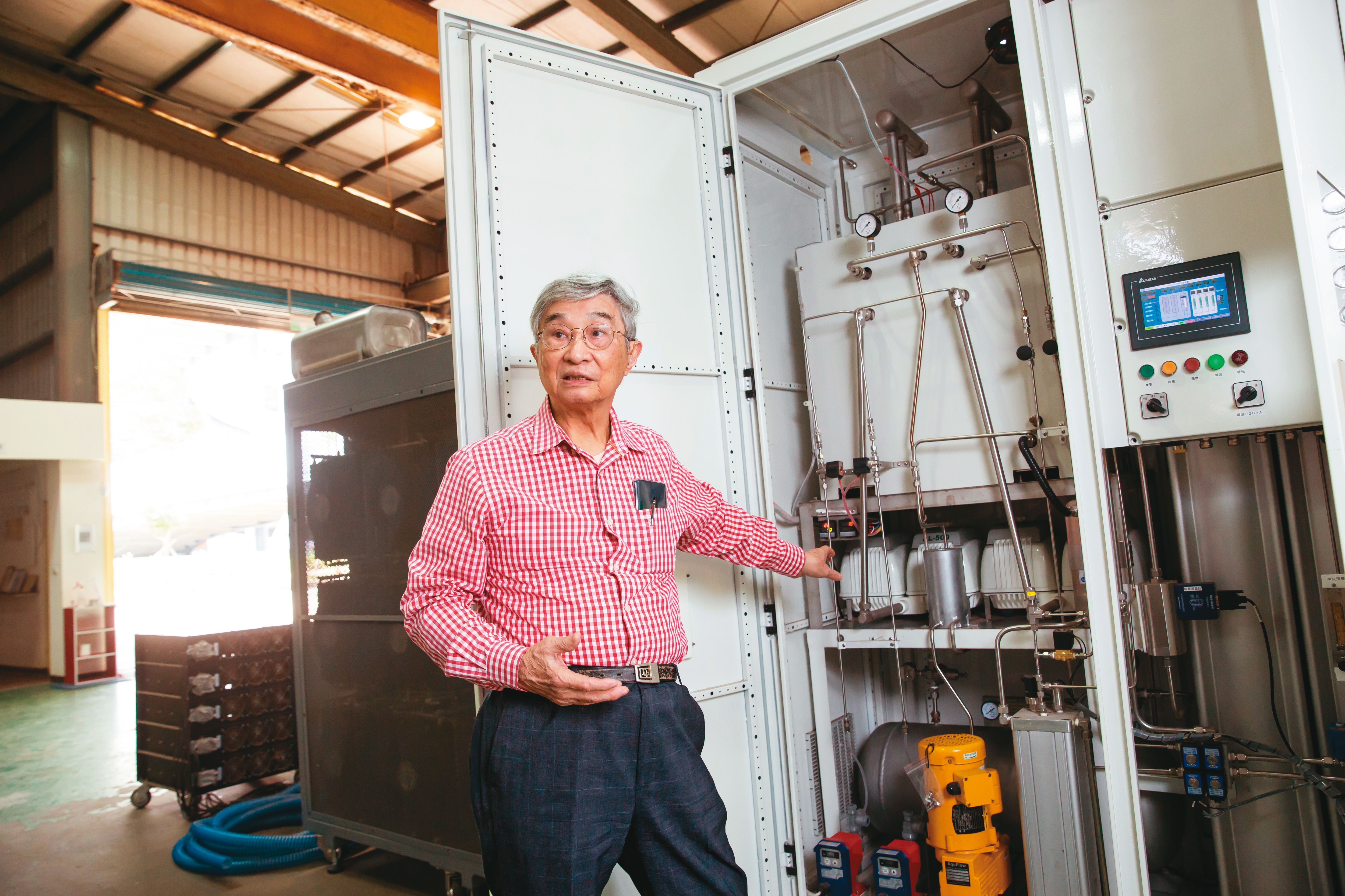 高齡85歲的碧氫董事長雷敏宏，是台灣氫能開發的先驅者，曾率先開發NB用的氫燃料電池。