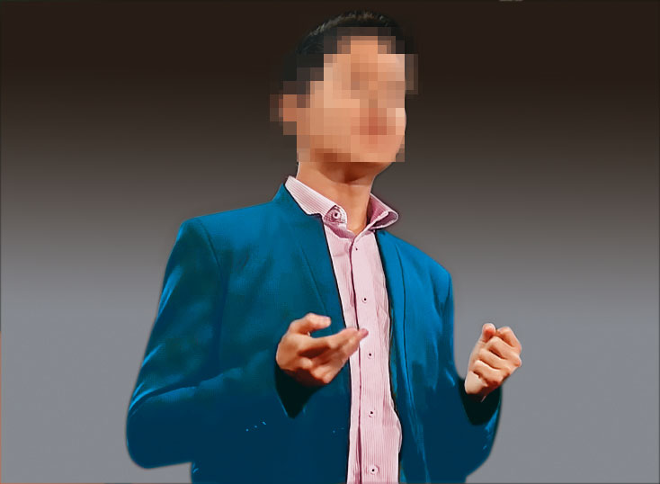 林男曾獲台東縣政府「特殊貢獻」的績優社工表揚及金舵獎。（翻攝網路，圖中人物已變裝處理）