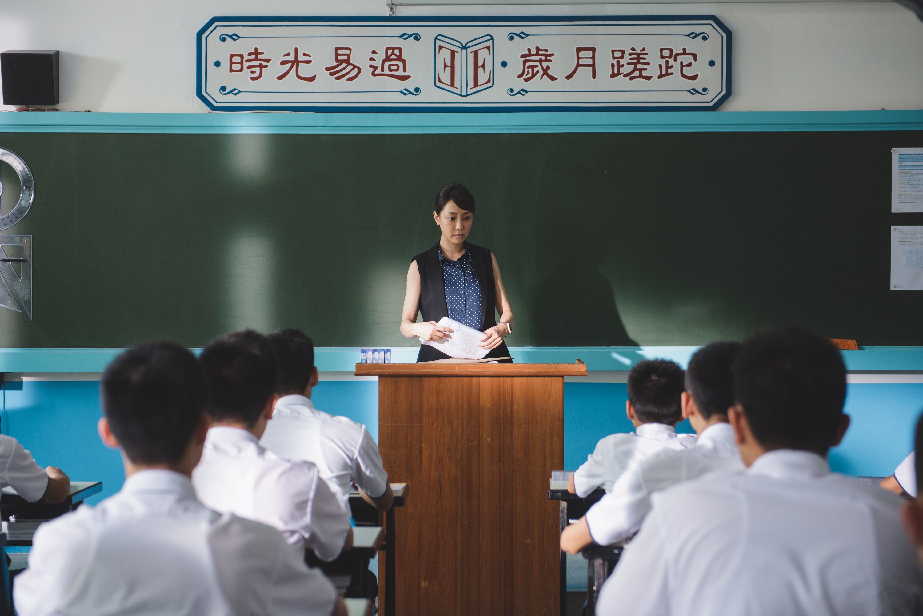 謝欣穎主演的電影《藍色項圈》改編自第7屆「拍台北」電影劇本徵選銀獎得主張耀升的創作。(華文創提供)